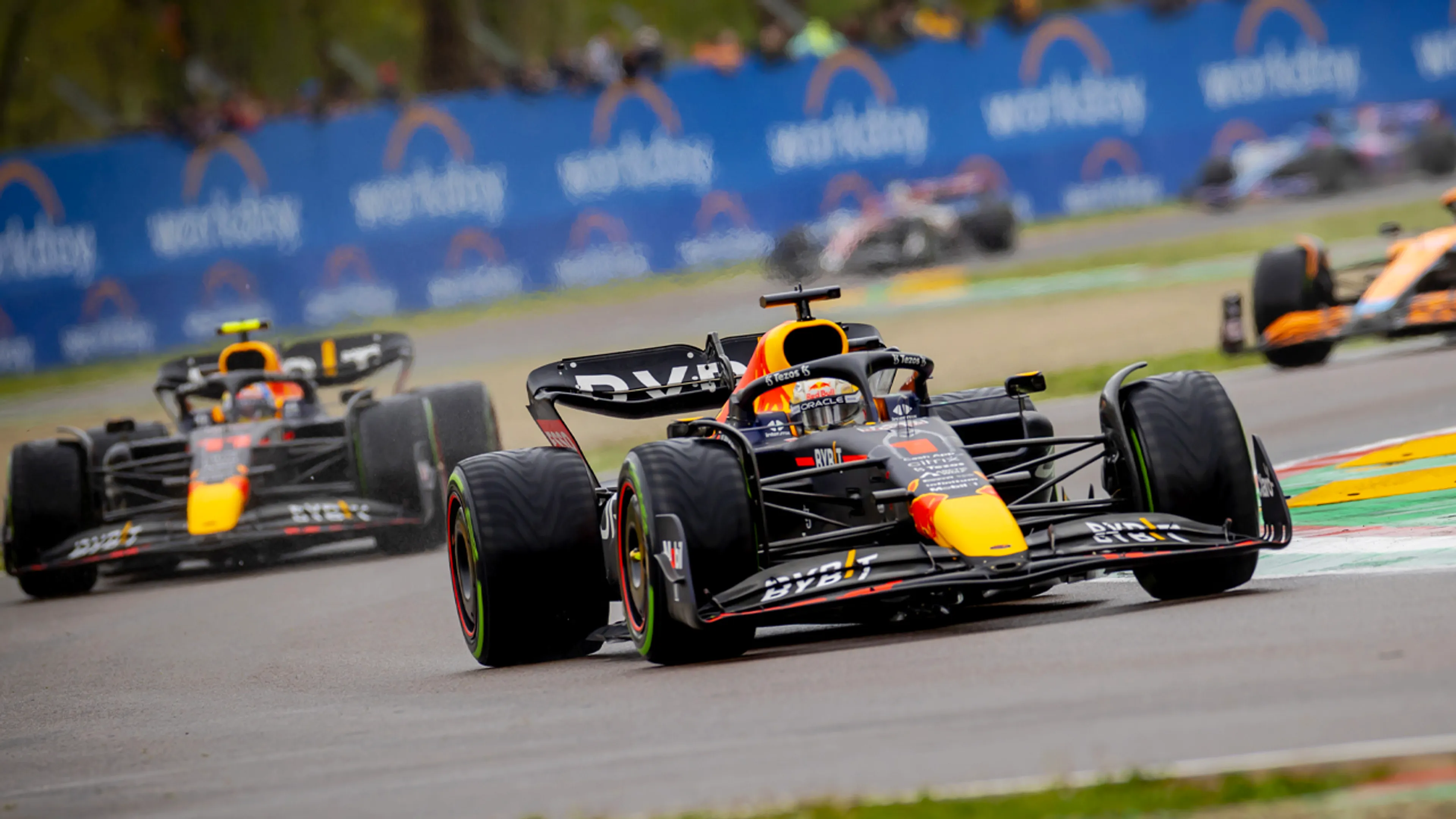 Verstappen boekt machtige zege tijdens GP van Emilia-Romagna