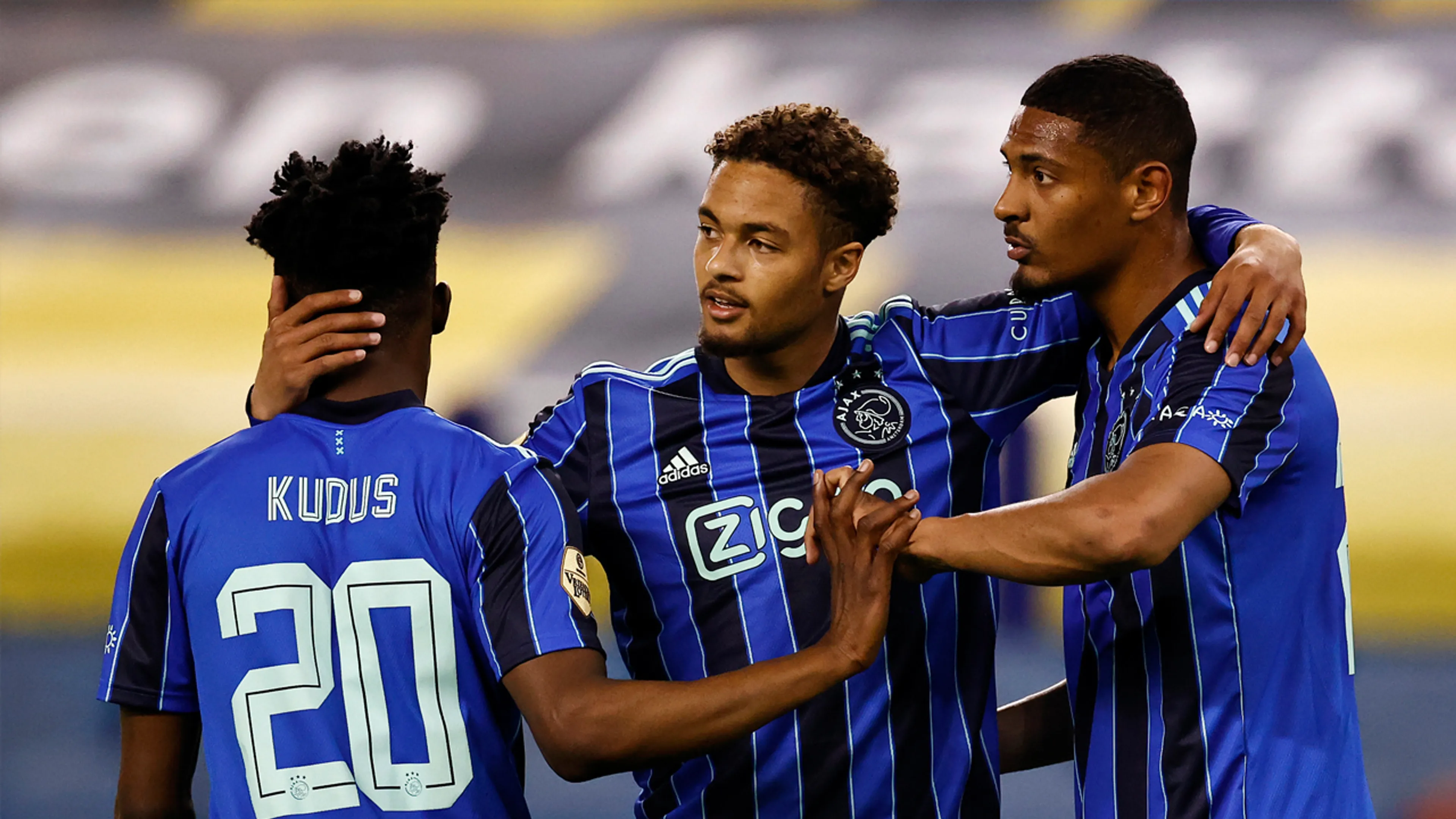 Haller maakt honderdste competitietreffer van Ajax