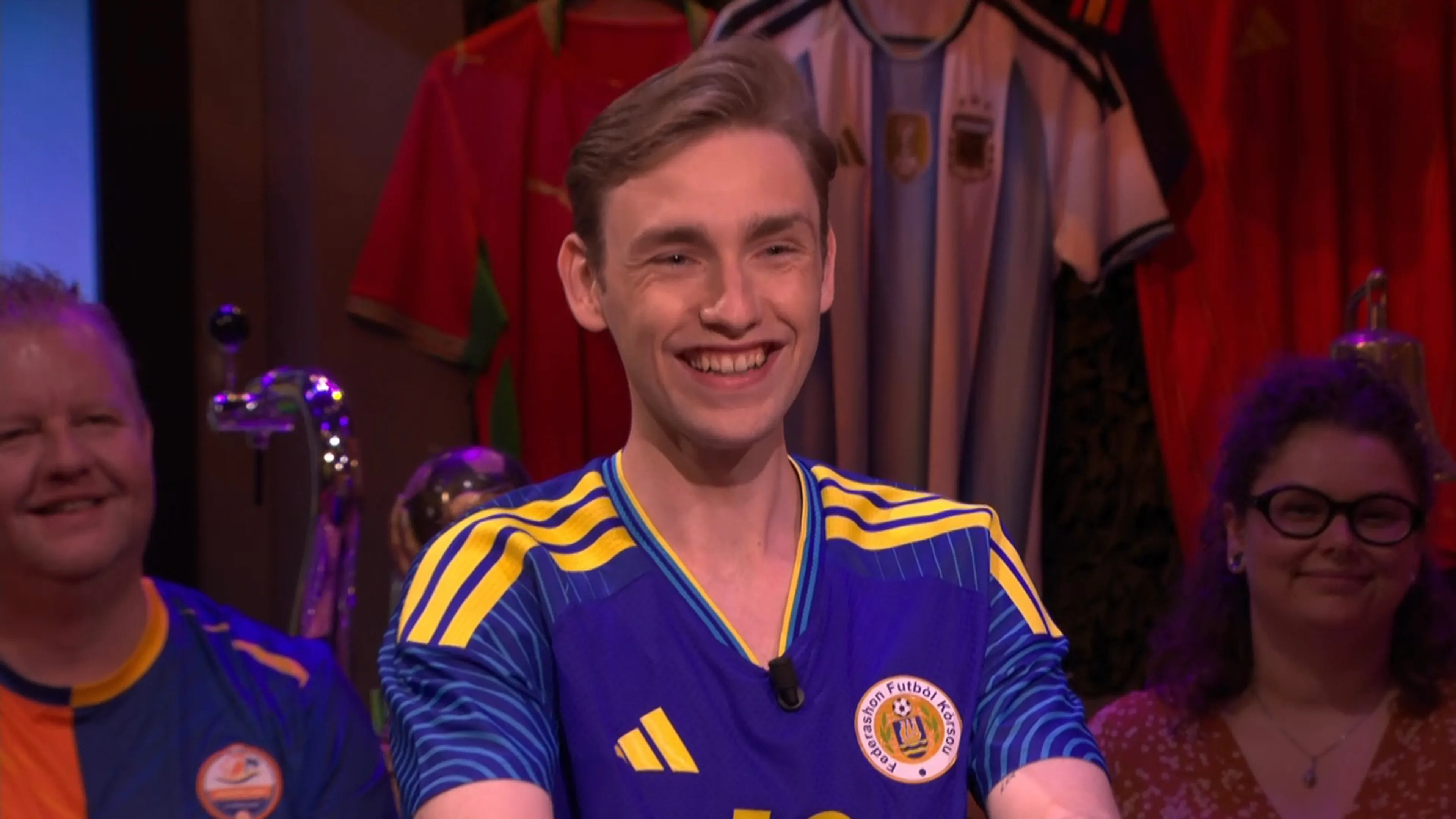 Wat heeft Nicky van der Gijp zijn vader René cadeau gegeven voor Vaderdag?
