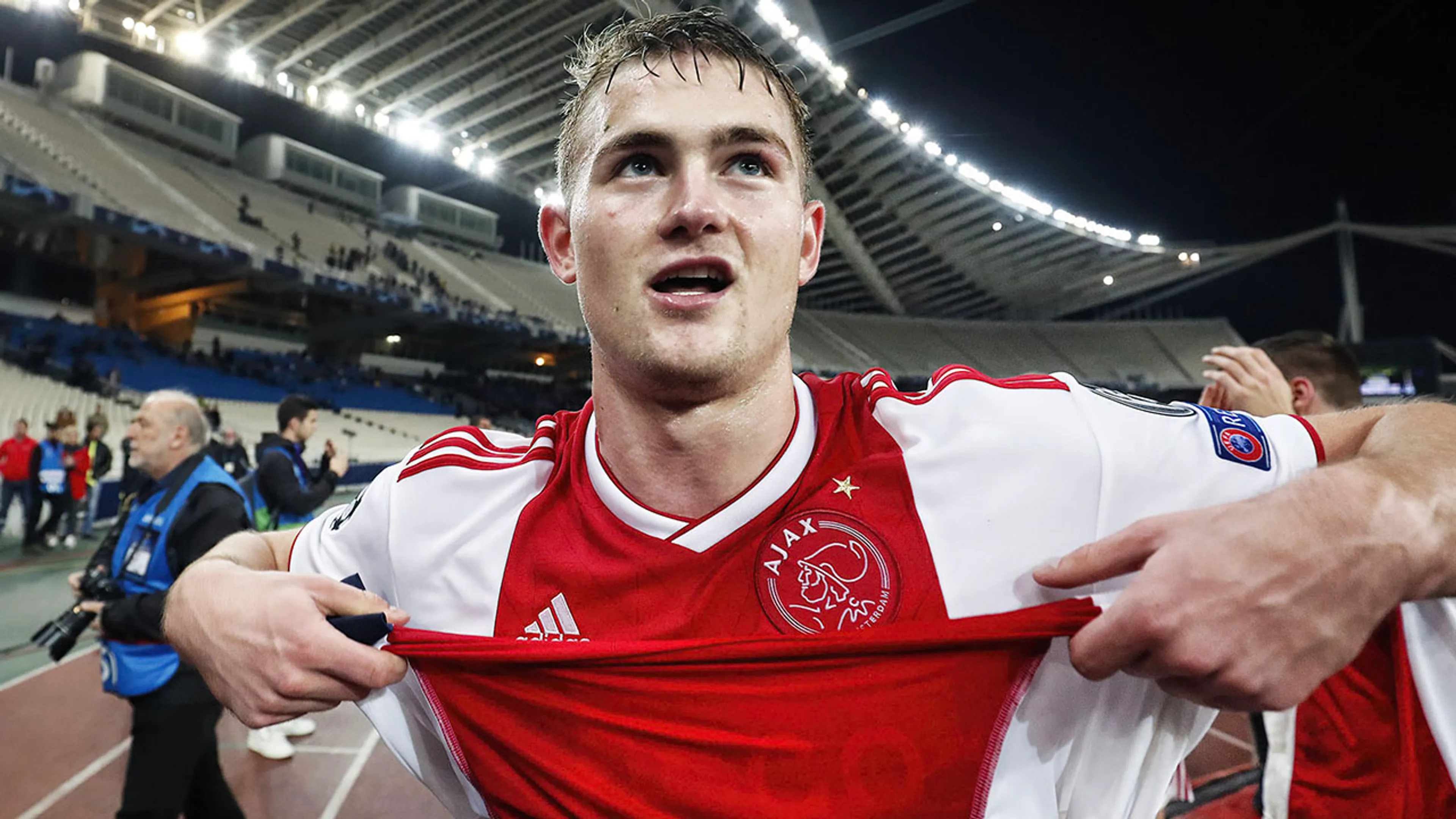 PSG meldt zich voor De Ligt en Van de Beek