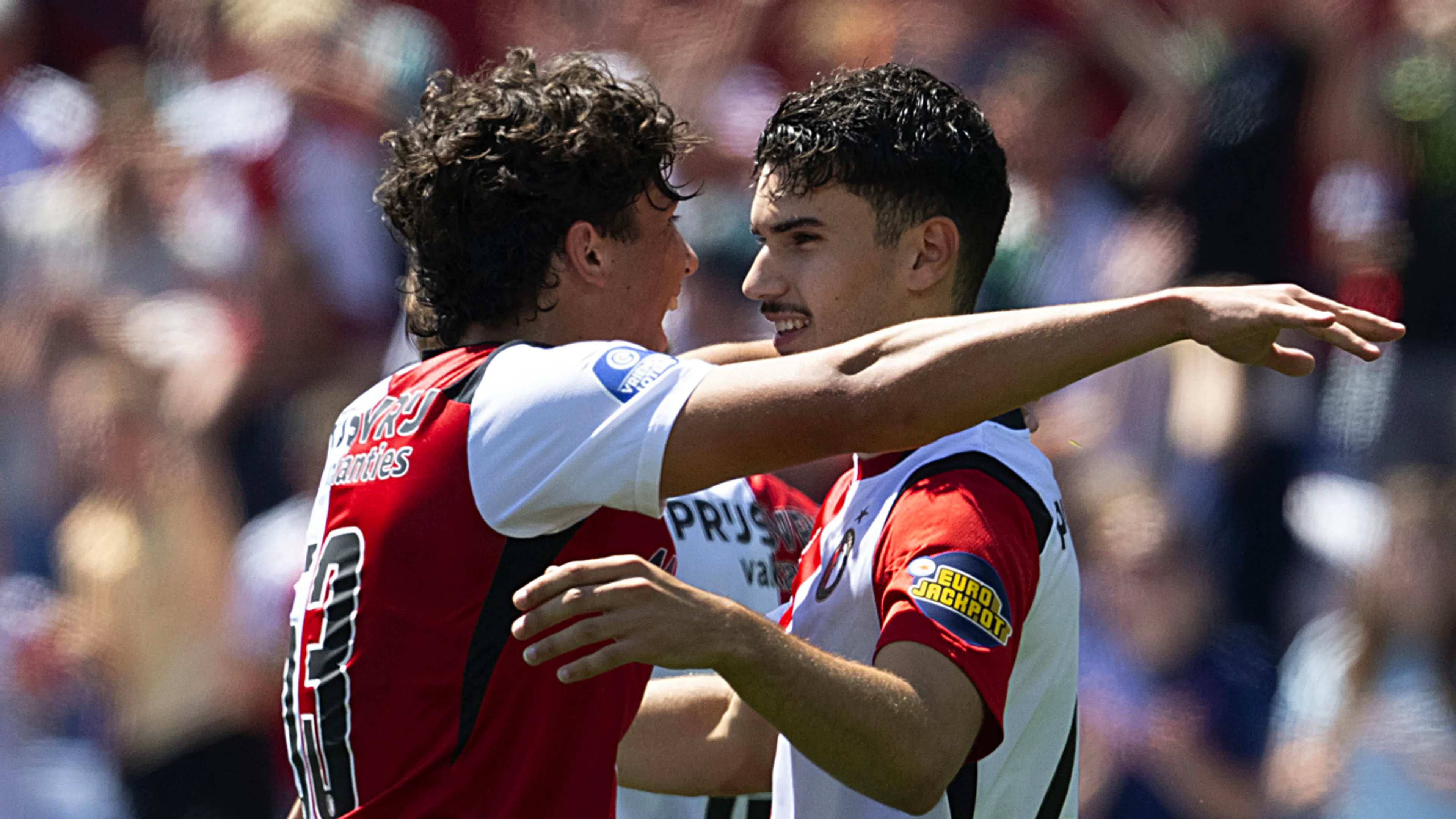 Shaqueel van Persie en debutant Mika Mármol trefzeker bij oefenzege Feyenoord op Club Brugge