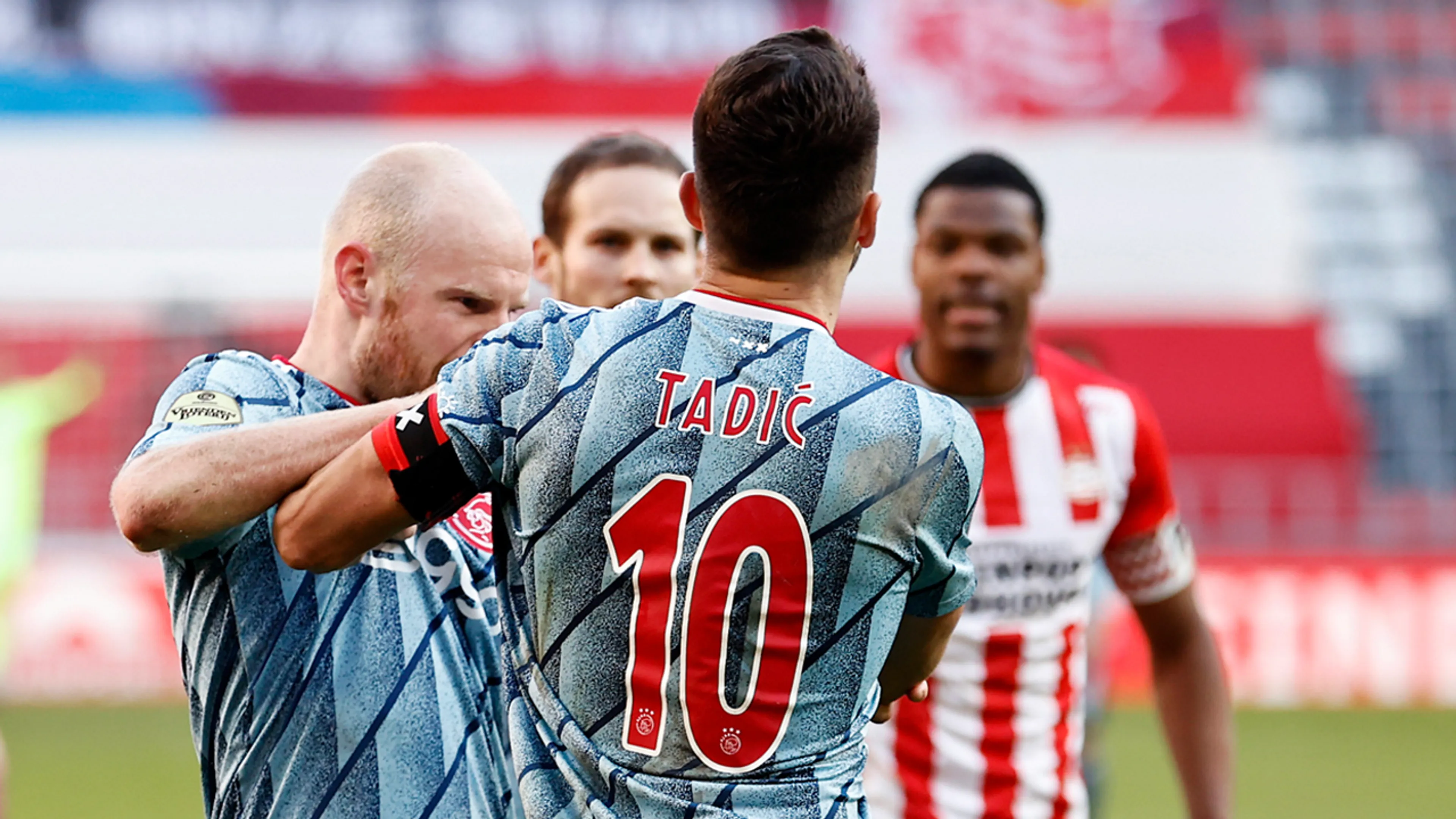 'Tadic en Dumfries hadden telefonisch contact na ruzie bij PSV-Ajax'