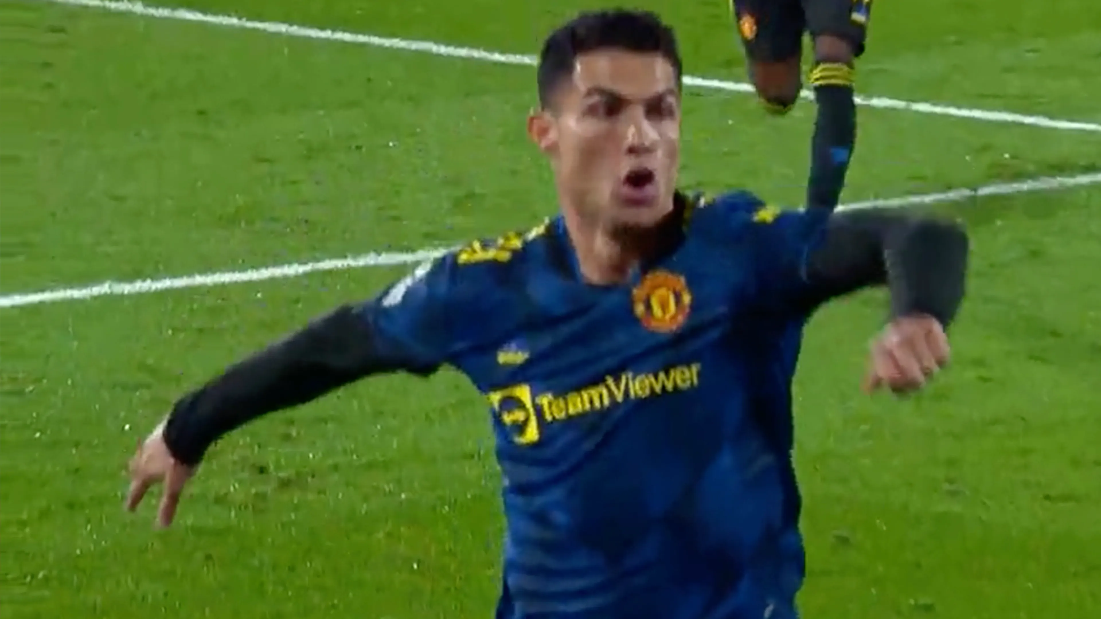 VIDEOGOAL: Cristiano Ronaldo schiet Manchester United op voorsprong tegen Villarreal