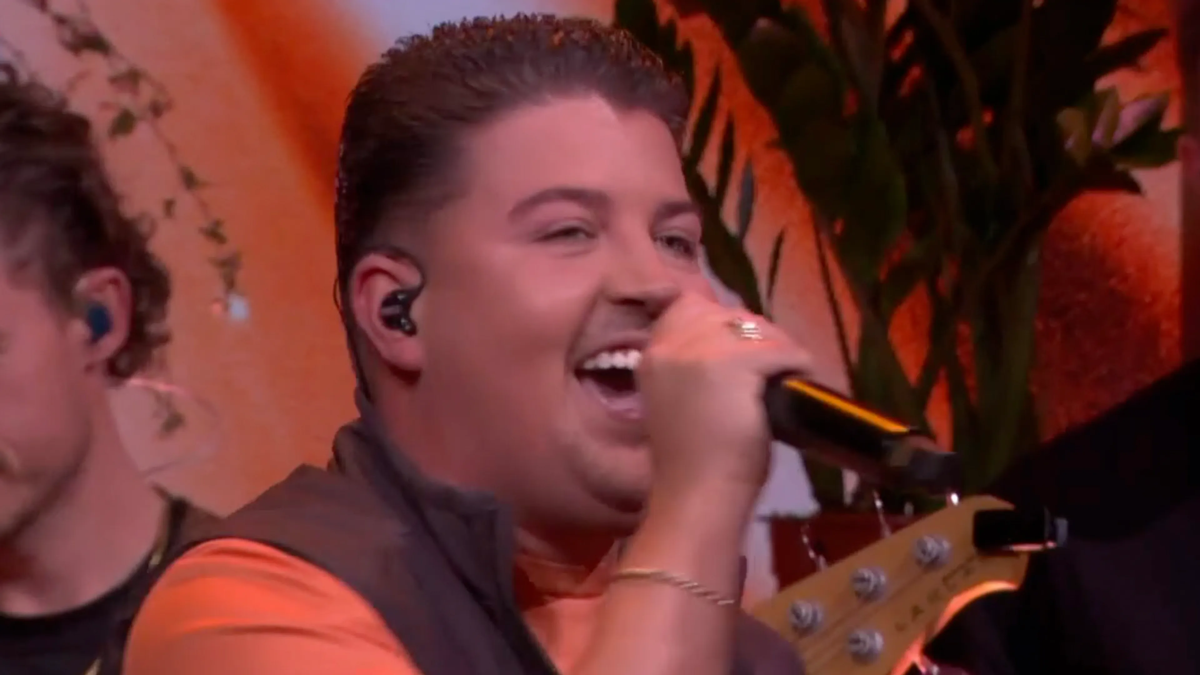 Marco Schuitmaker trapt De Oranjezondag feestelijk af met nieuwe single 'Deze Nacht!'