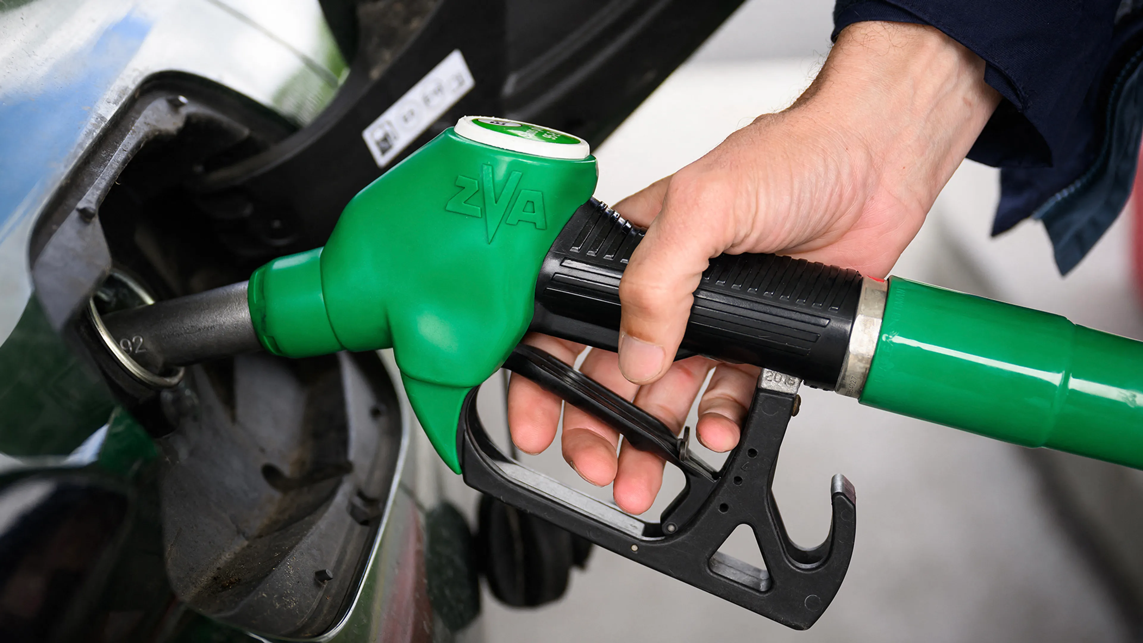 Adviesprijs voor benzine stijgt naar nieuw record