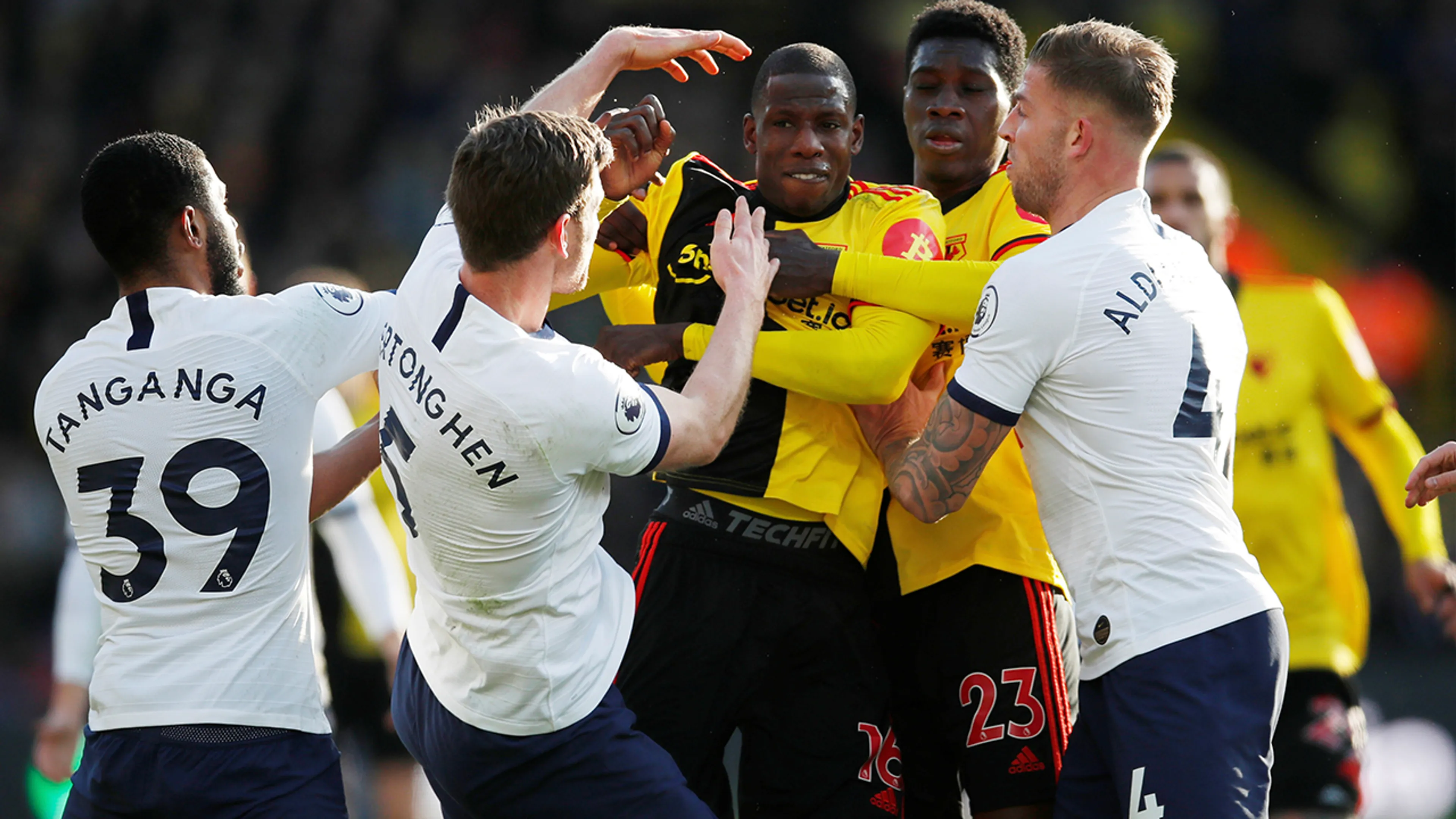 Spurs al vier competitieduels zonder zege