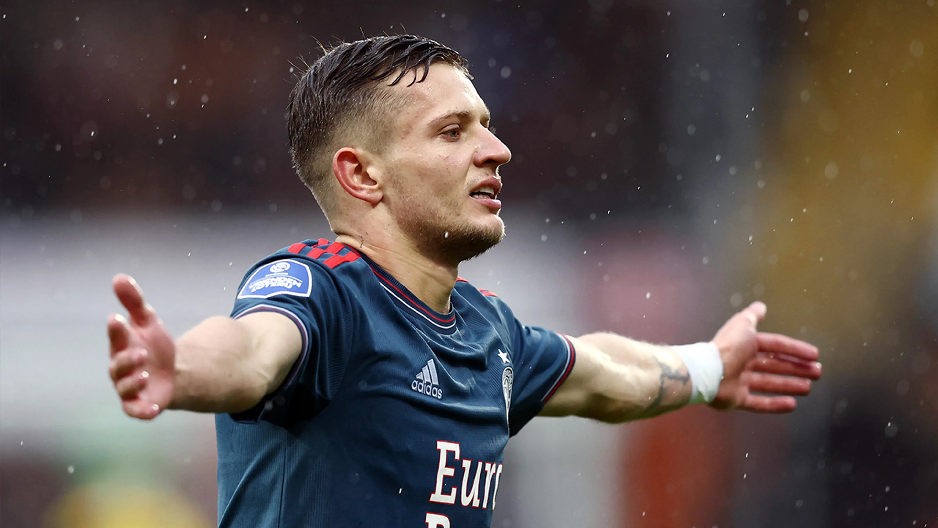 Feyenoord sluit aan bij Ajax en PSV na probleemloze middag in Volendam