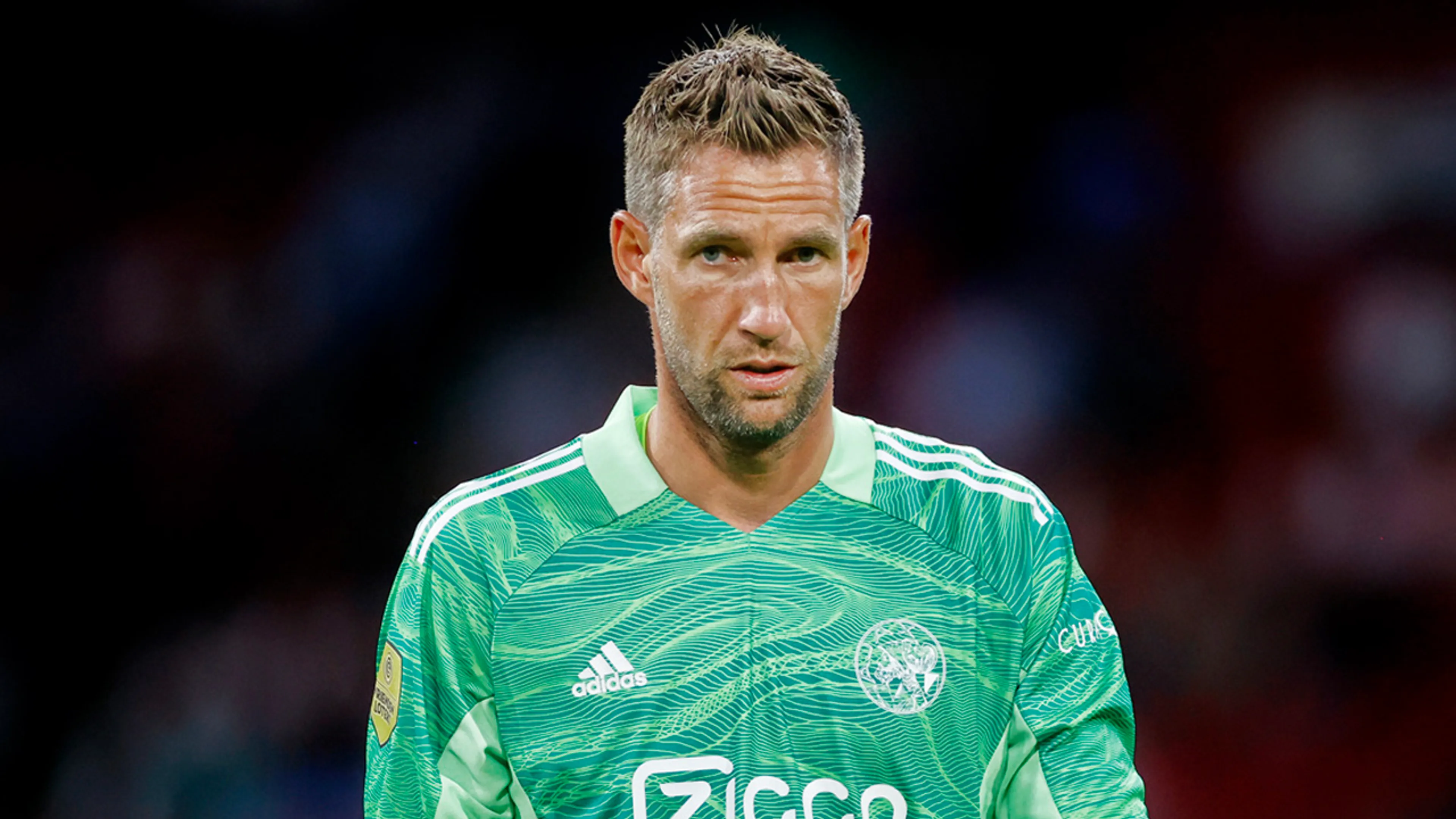 Stekelenburg verlengt contract en gaat tot veertigste door bij Ajax