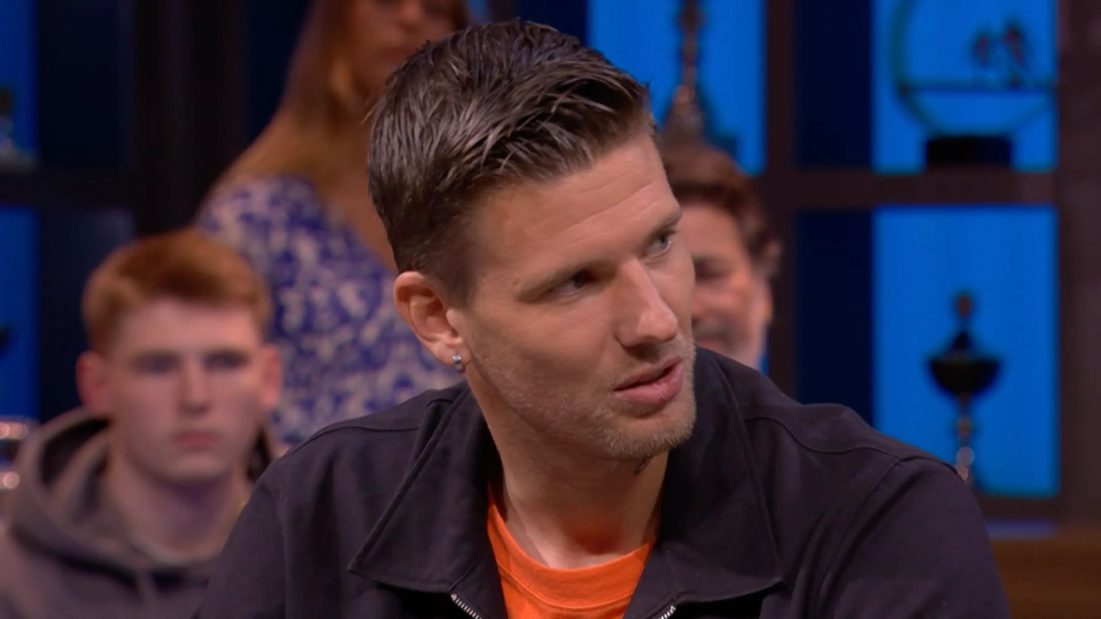 Michiel Kramer op X: 'Zijn er ook nog scheidsrechters met persoonlijkheid?'
