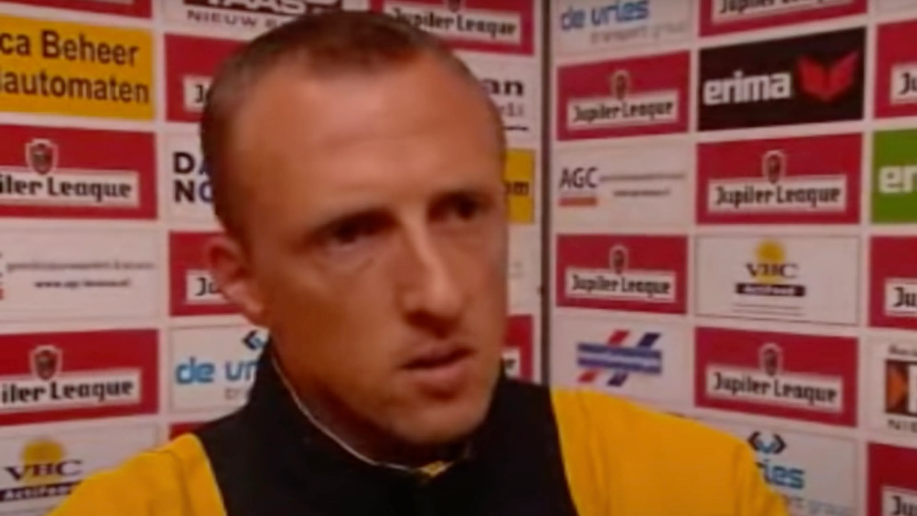 COMPILATIE: De heerlijke interviews met Sjaak Polak als voetballer