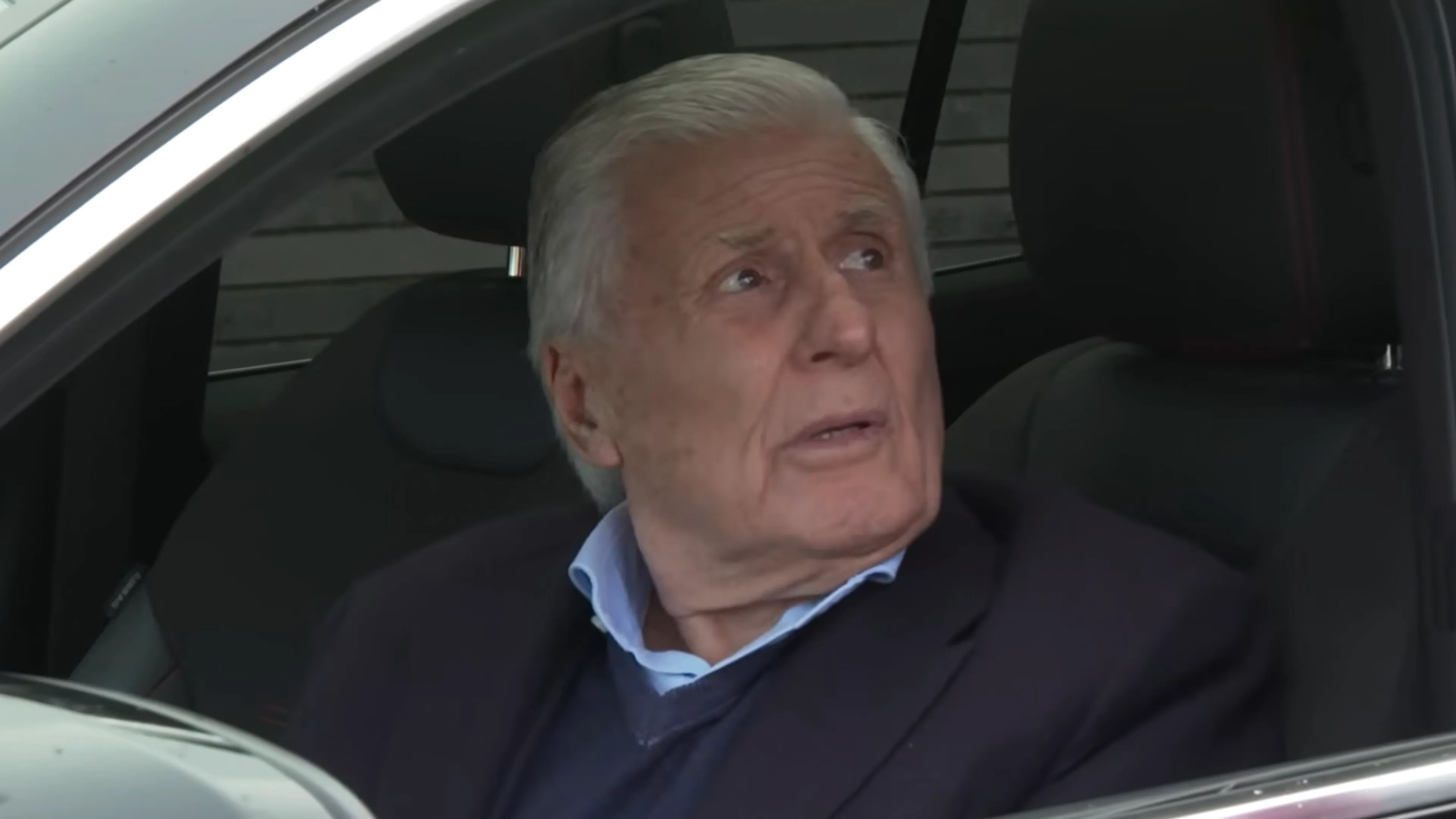 Video: Sjaak Swart heeft geen zin meer om over Ajax te praten: 'Laat mij met rust!'
