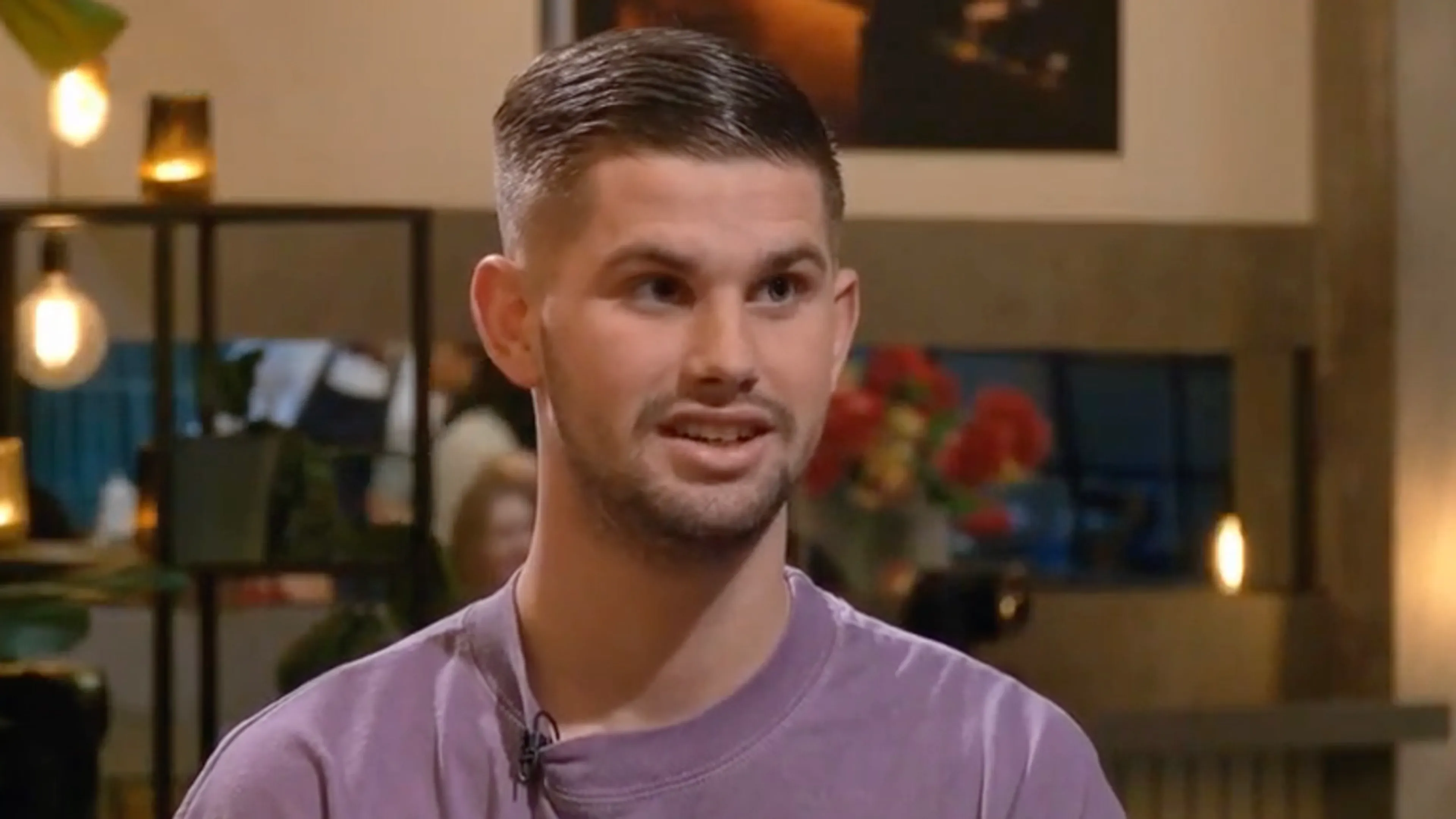 Man herkent bekende single in First Dates Valentijn Special: 'Je zit op OnlyFans, toch?'