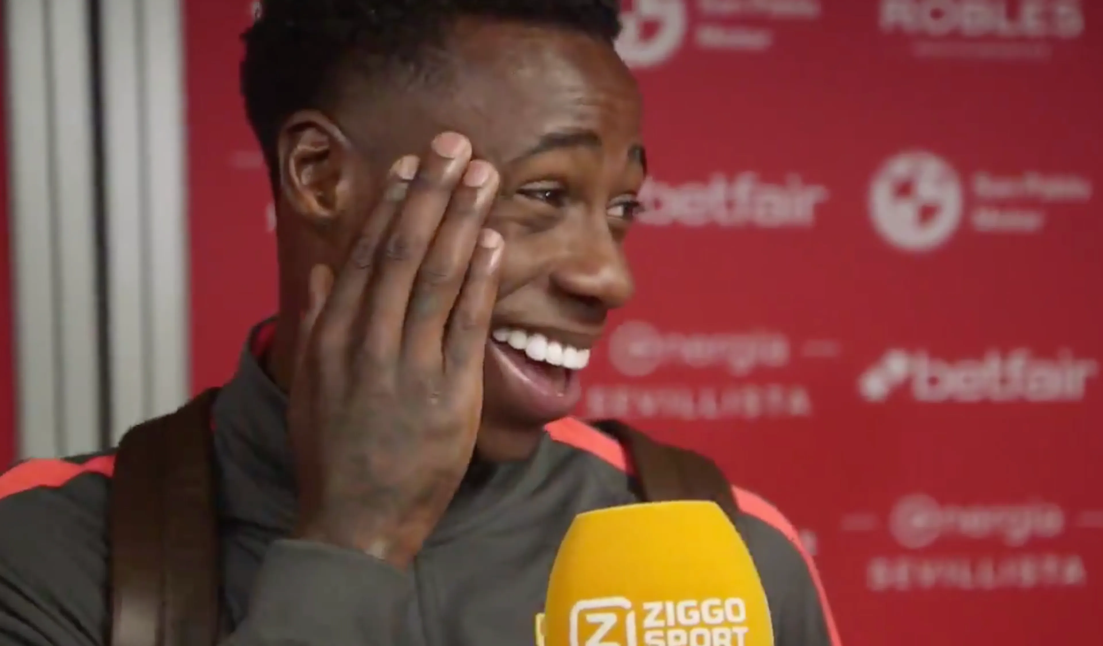 Quincy Promes staat versteld van Sierd de Vos: 'Ik keek geen porno, sorry!'