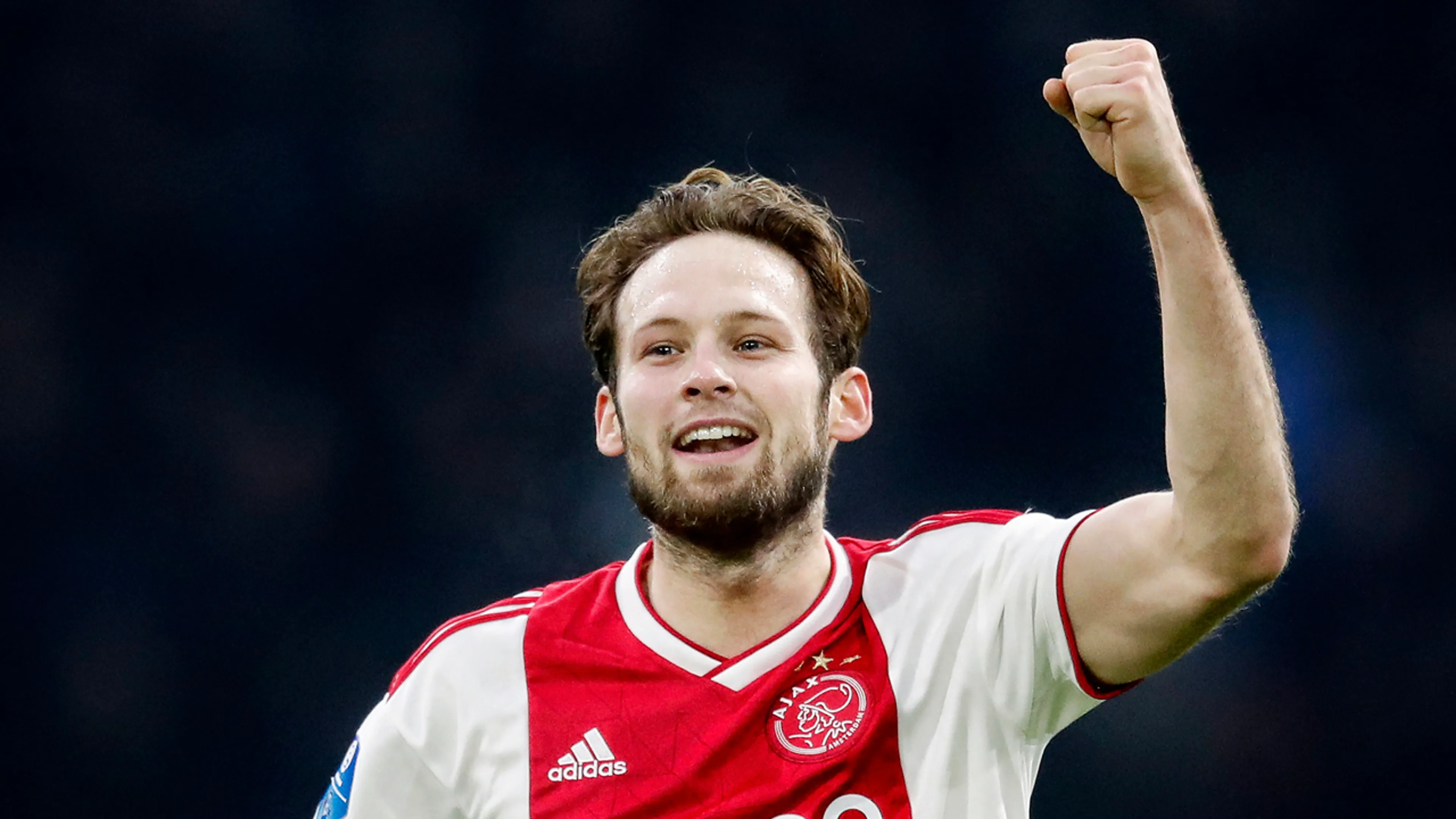 Blind aanvoerder van Ajax in oefenduel met Panathinaikos