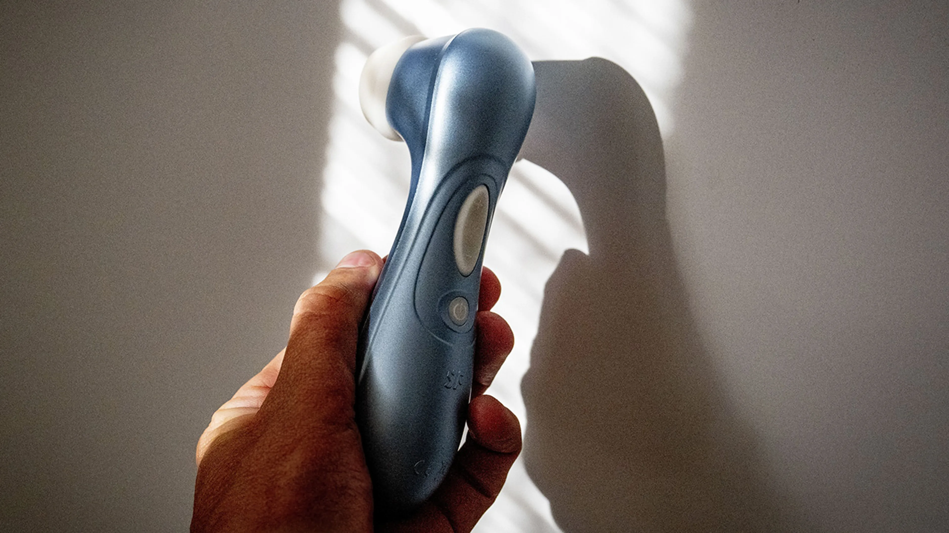 Vrouwengevangenissen beginnen met pikante proef: keuze uit satisfyer en dildo
