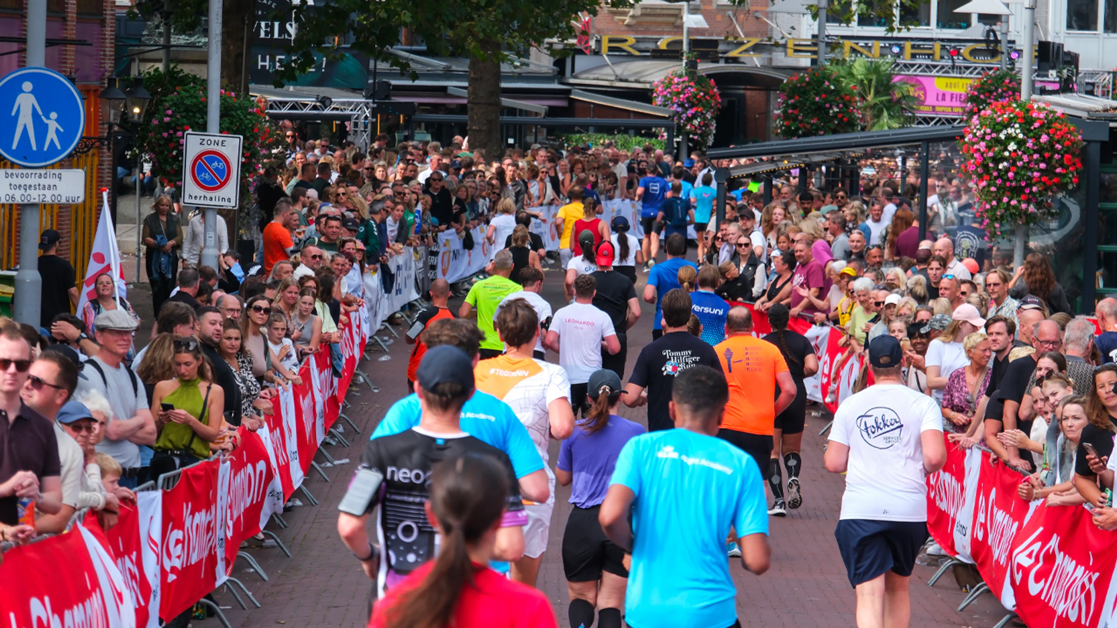 Zo'n 4500 lopers niet gestart bij Dam tot Damloop om warmte
