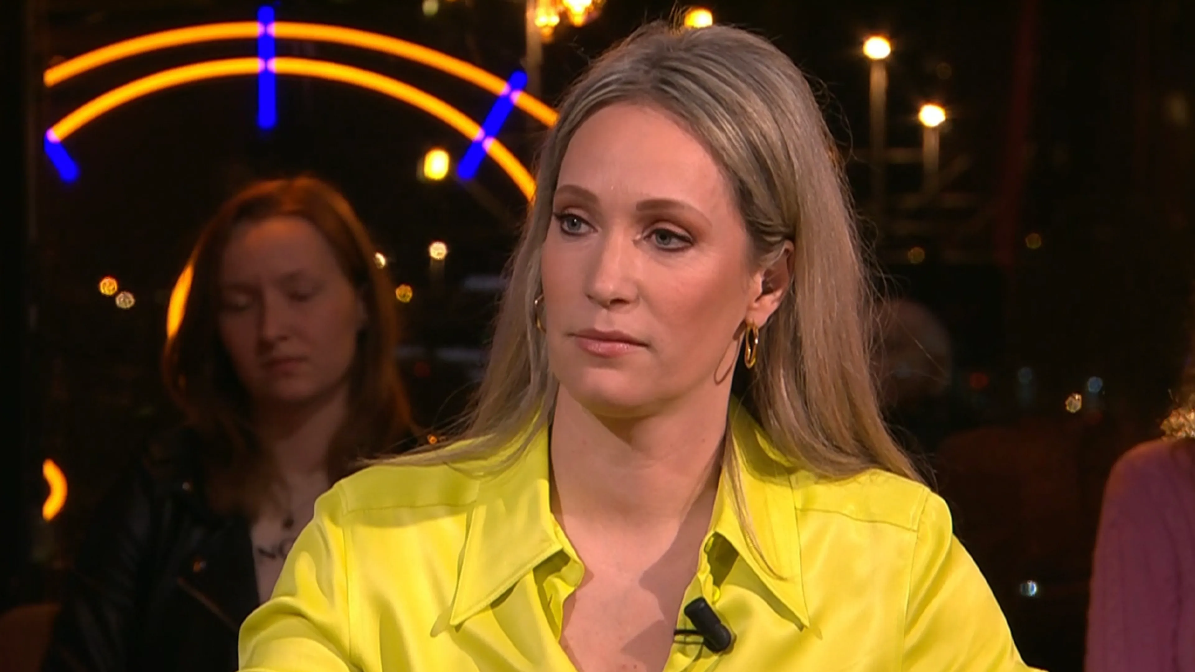 Hélène Hendriks neemt presentatie HLF8 over van Johnny de Mol