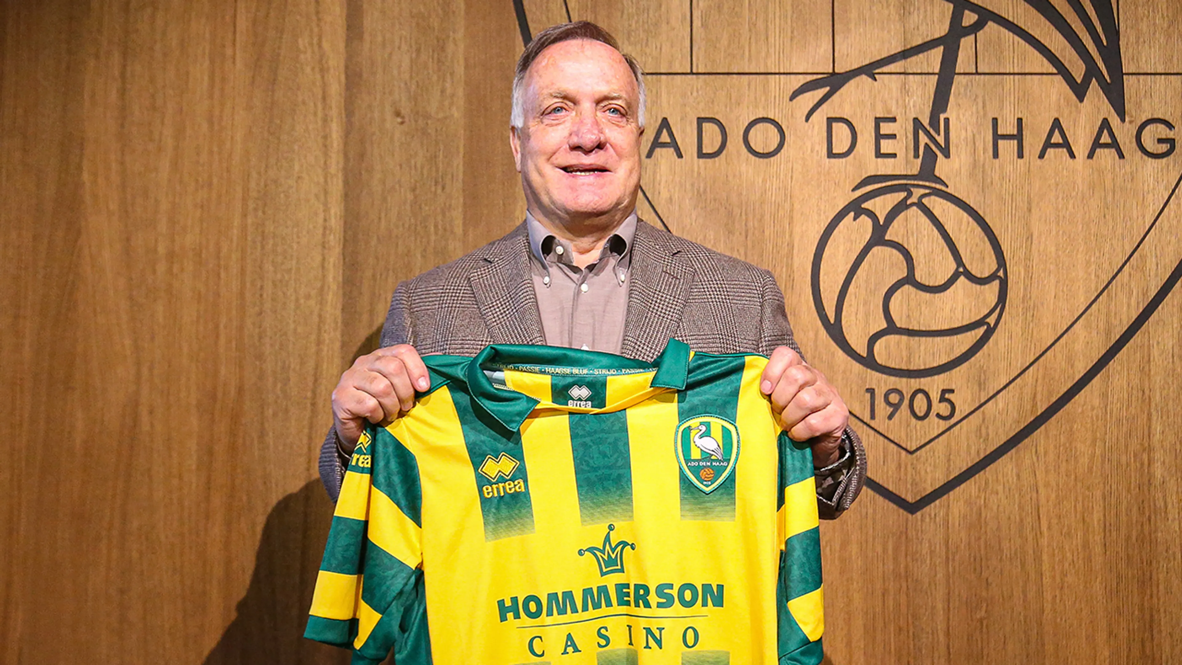 Dick Advocaat debuteert bij ADO met oefennederlaag tegen eredivisionist Sparta