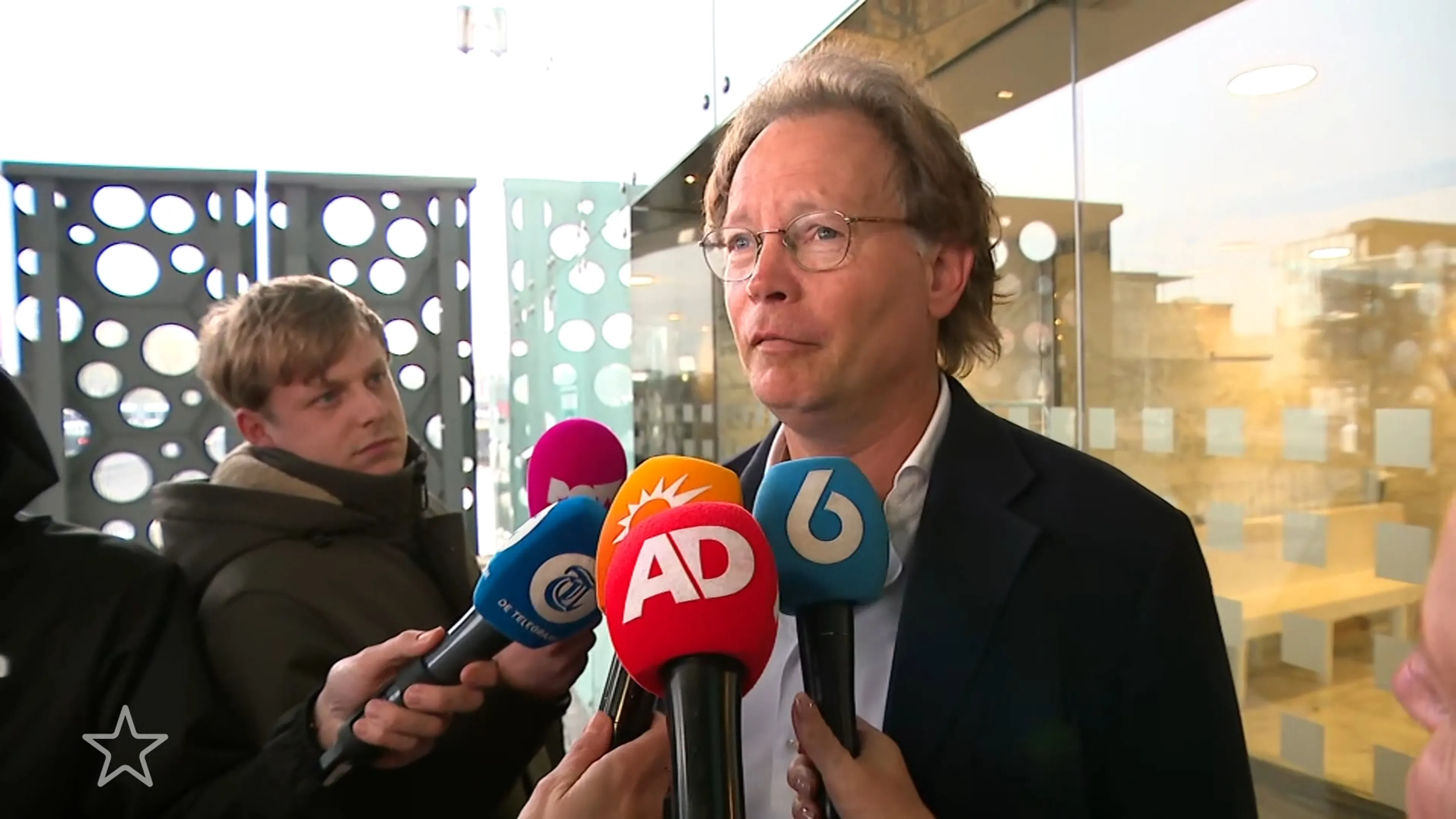 Dit besprak Ali B met zijn advocaat na eerste zitting van hoger beroep
