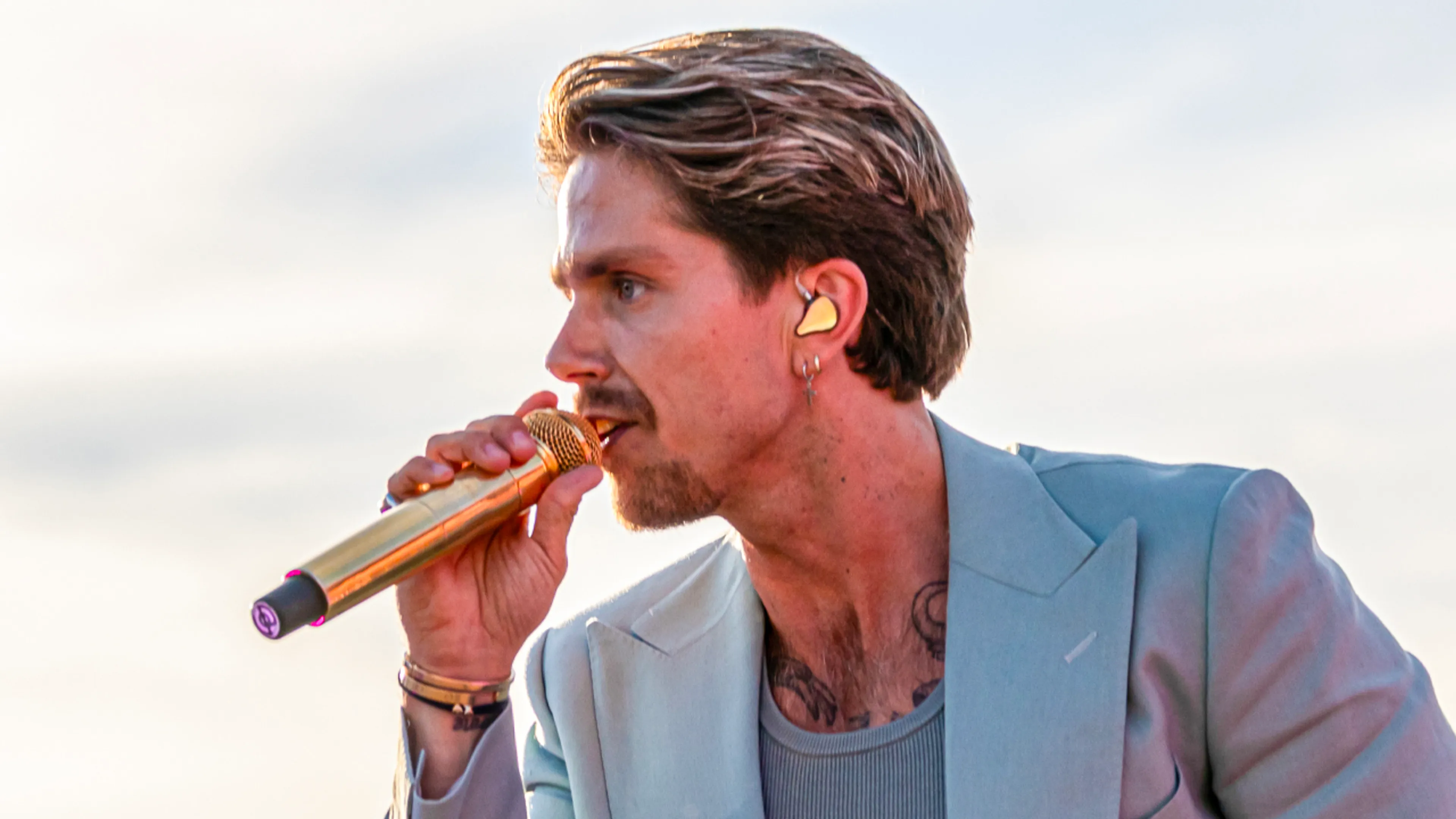 André Hazes haalt alle zangoptredens uit zijn agenda