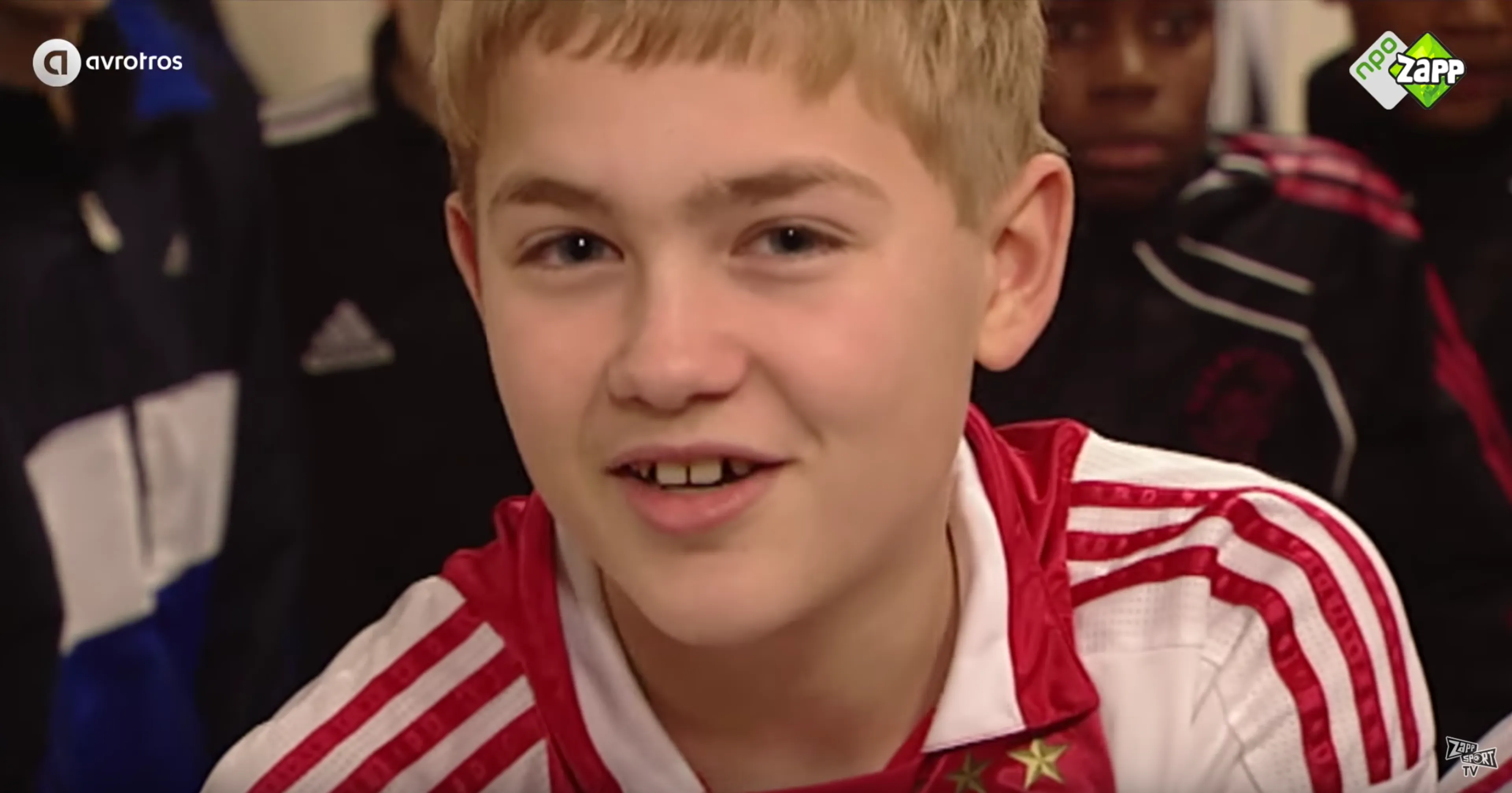 GEWELDIG! Piepjonge De Ligt, Kluivert en Malen spelen Latjetrap