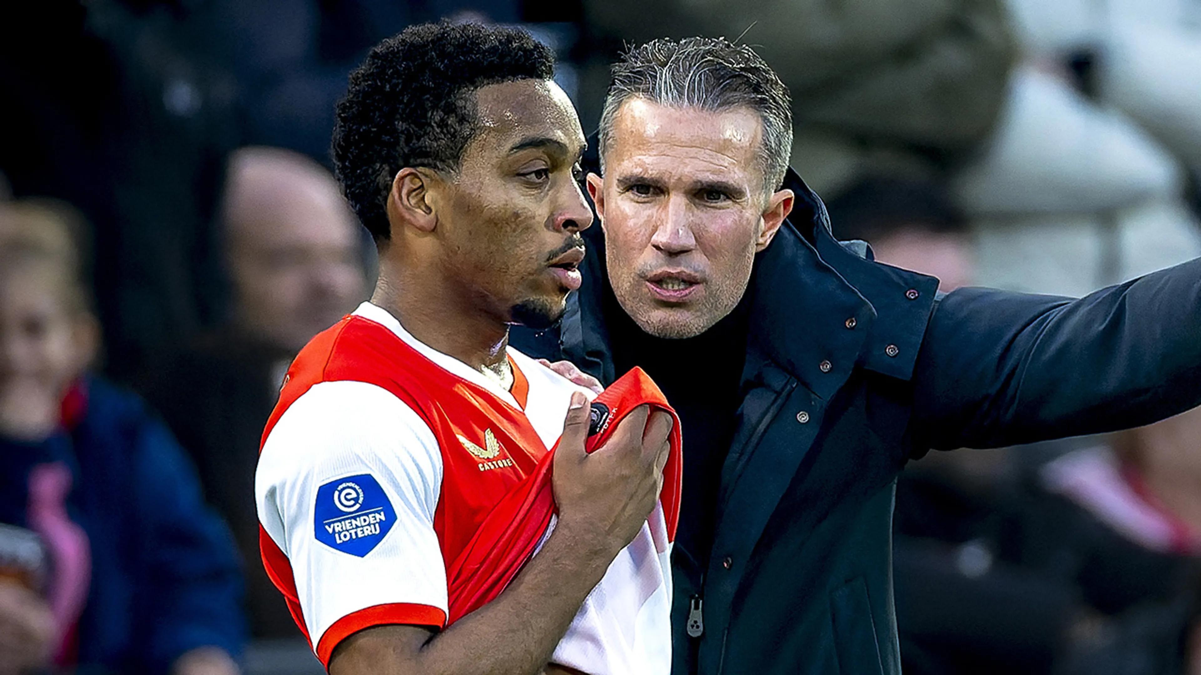 Quinten Timber klaar met Robin van Persie: ‘Derde keer dat dit gebeurt!' 