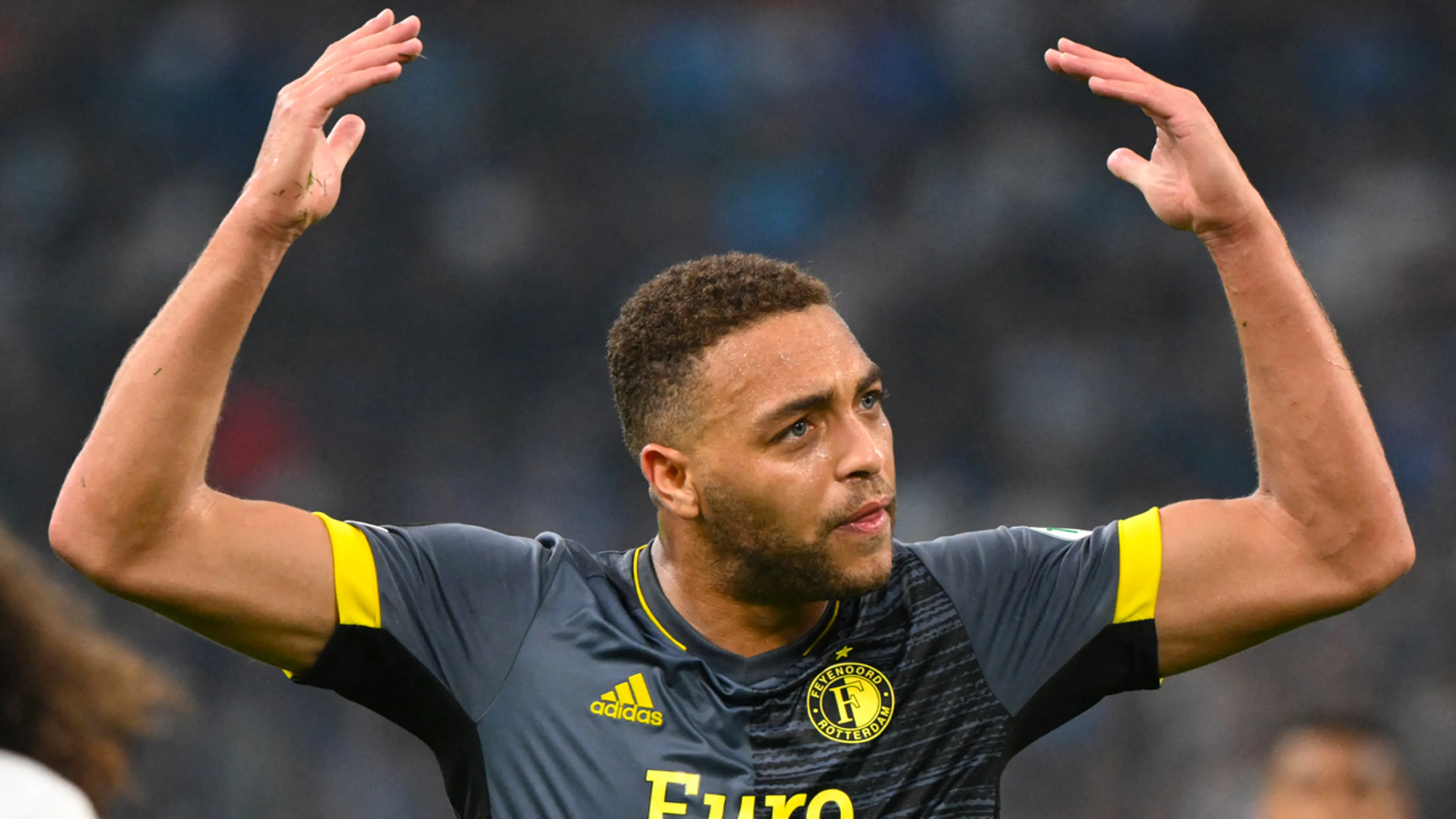 Feyenoord houdt stand in Marseille en bereikt finale van de Conference League