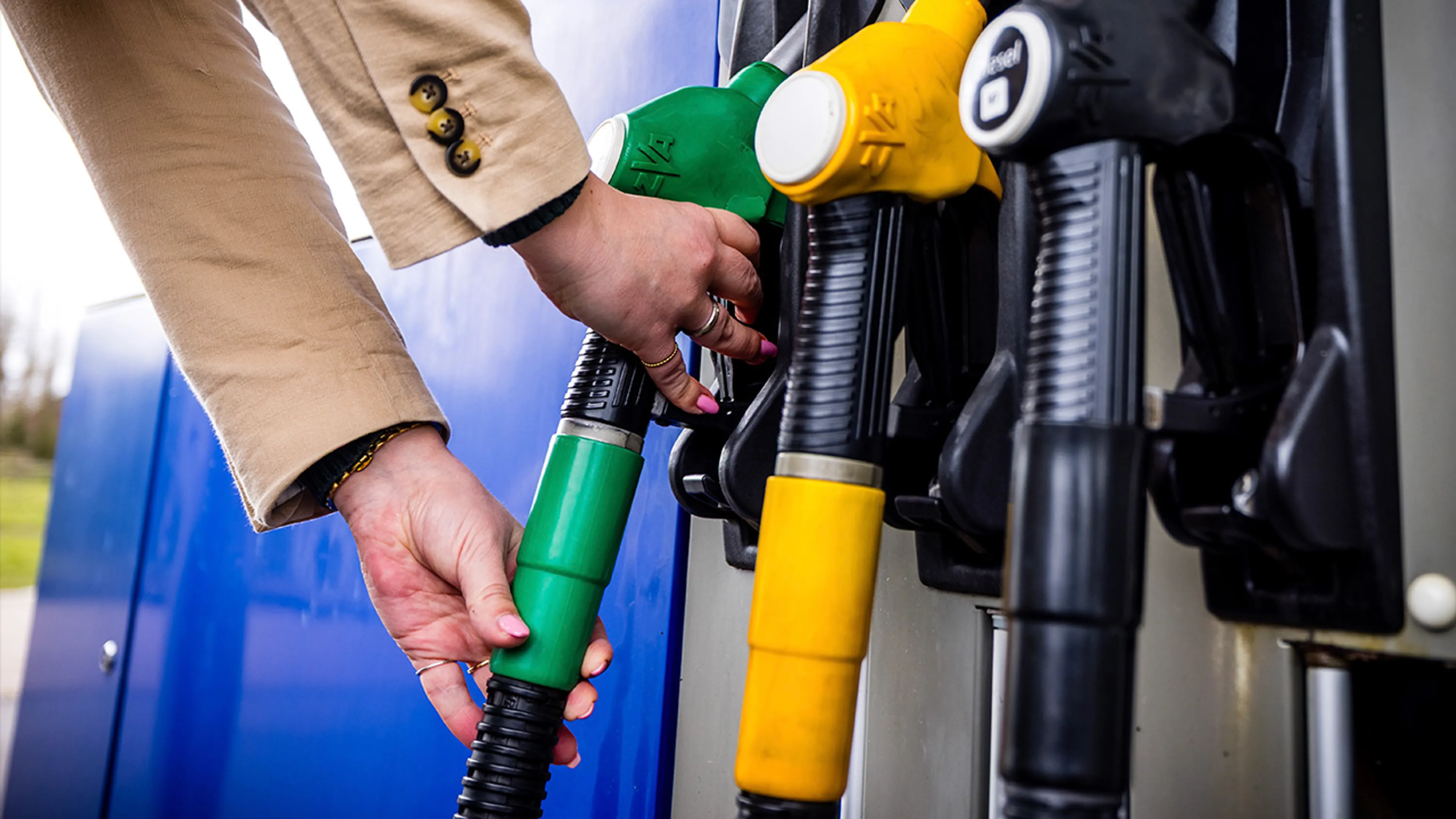 Prijzen aan de pomp zakken vrijdag verder: keuze voor tankstation kan 25 cent per liter schelen