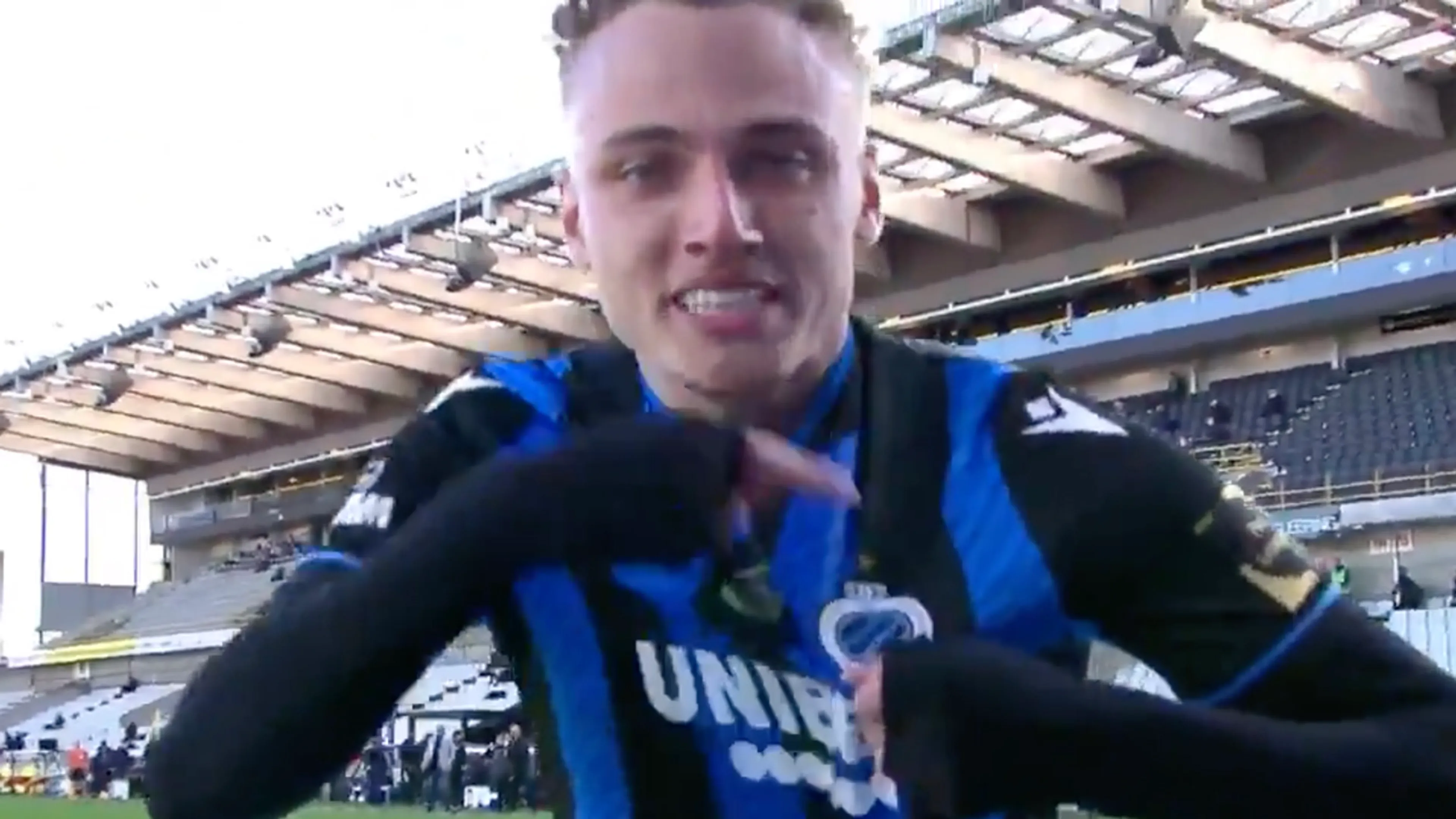 VIDEOGOAL: Noa Lang schiet Brugge op voorsprong in Belgische topper
