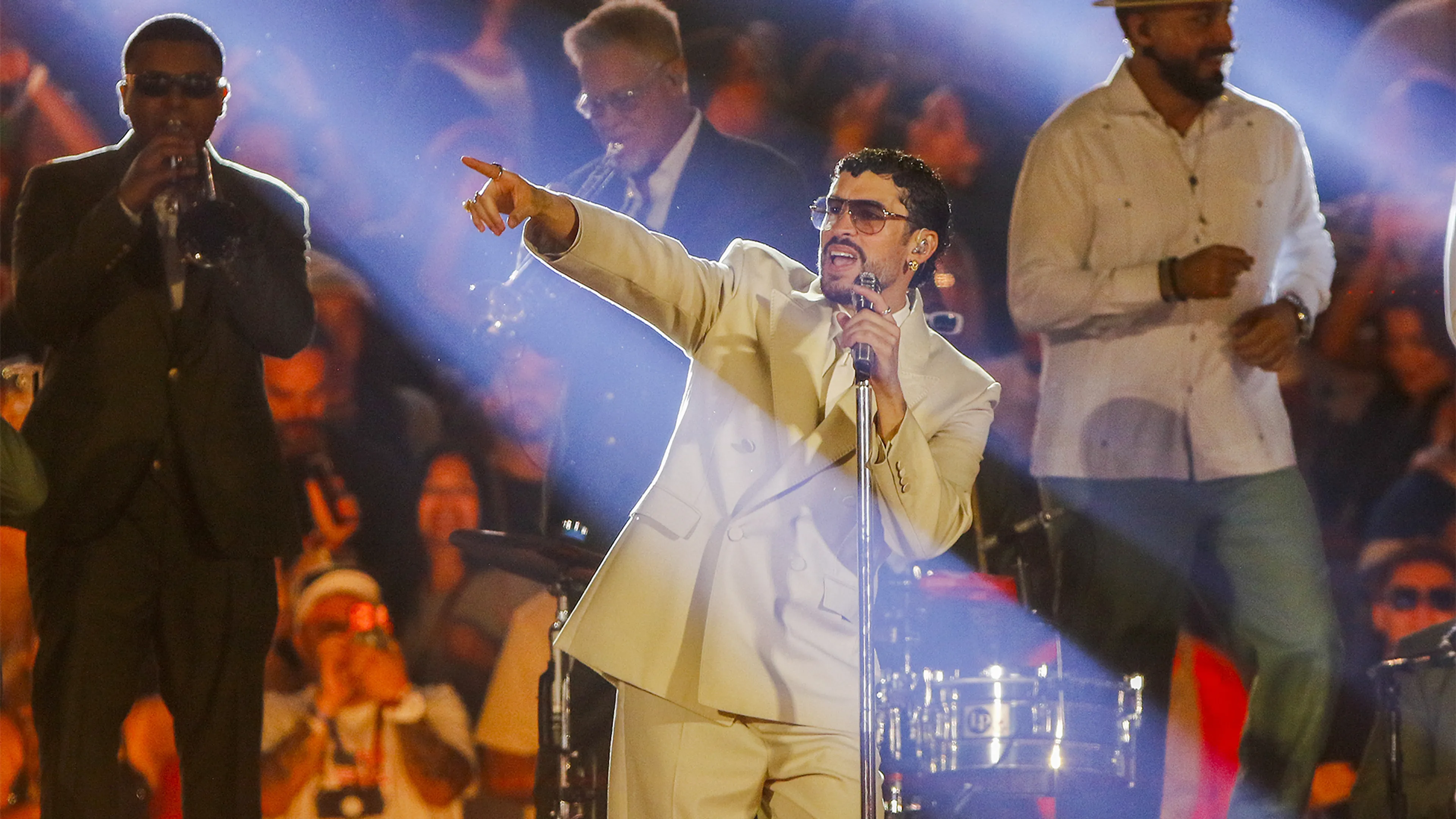 Dit is Bad Bunny: de artiest achter de Super Bowl Halftime Show 2026