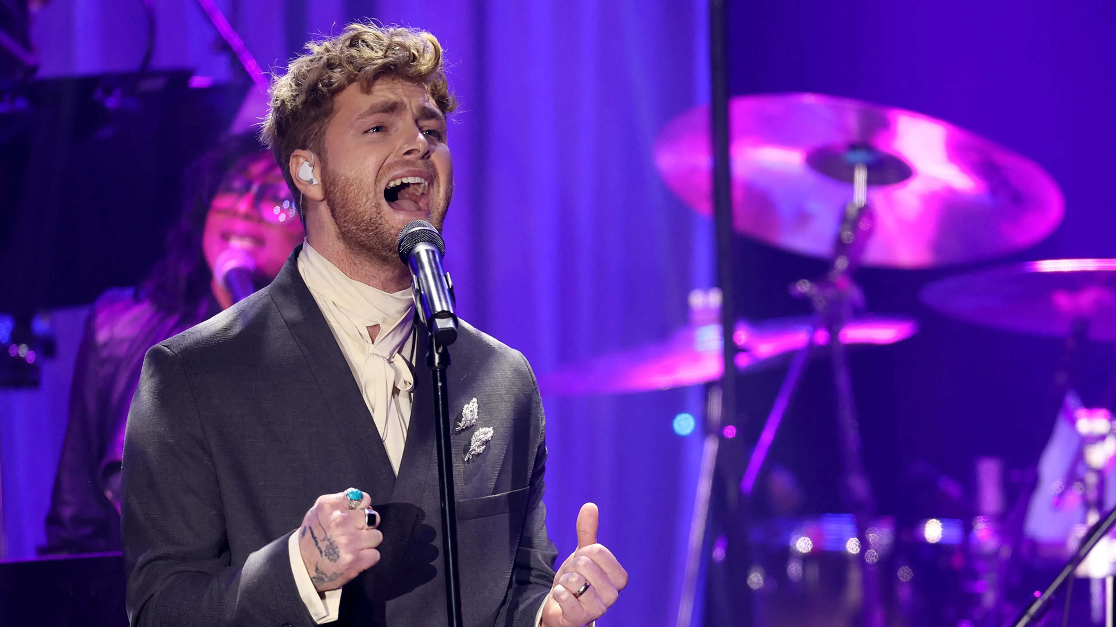Van TikTok naar uitverkochte zalen: dit is Alex Warren