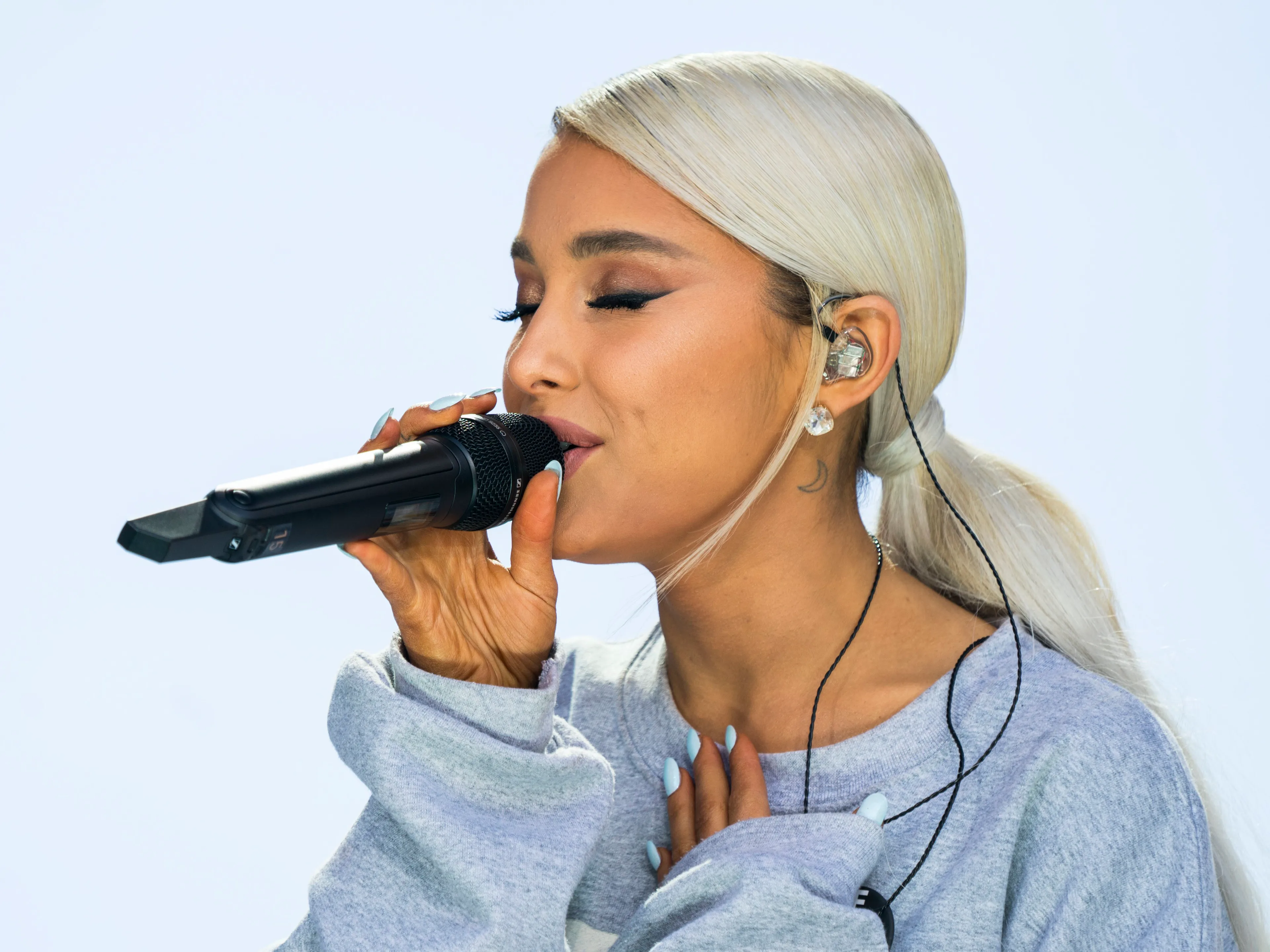 Komt Ariana Grande eindelijk met nieuwe muziek?