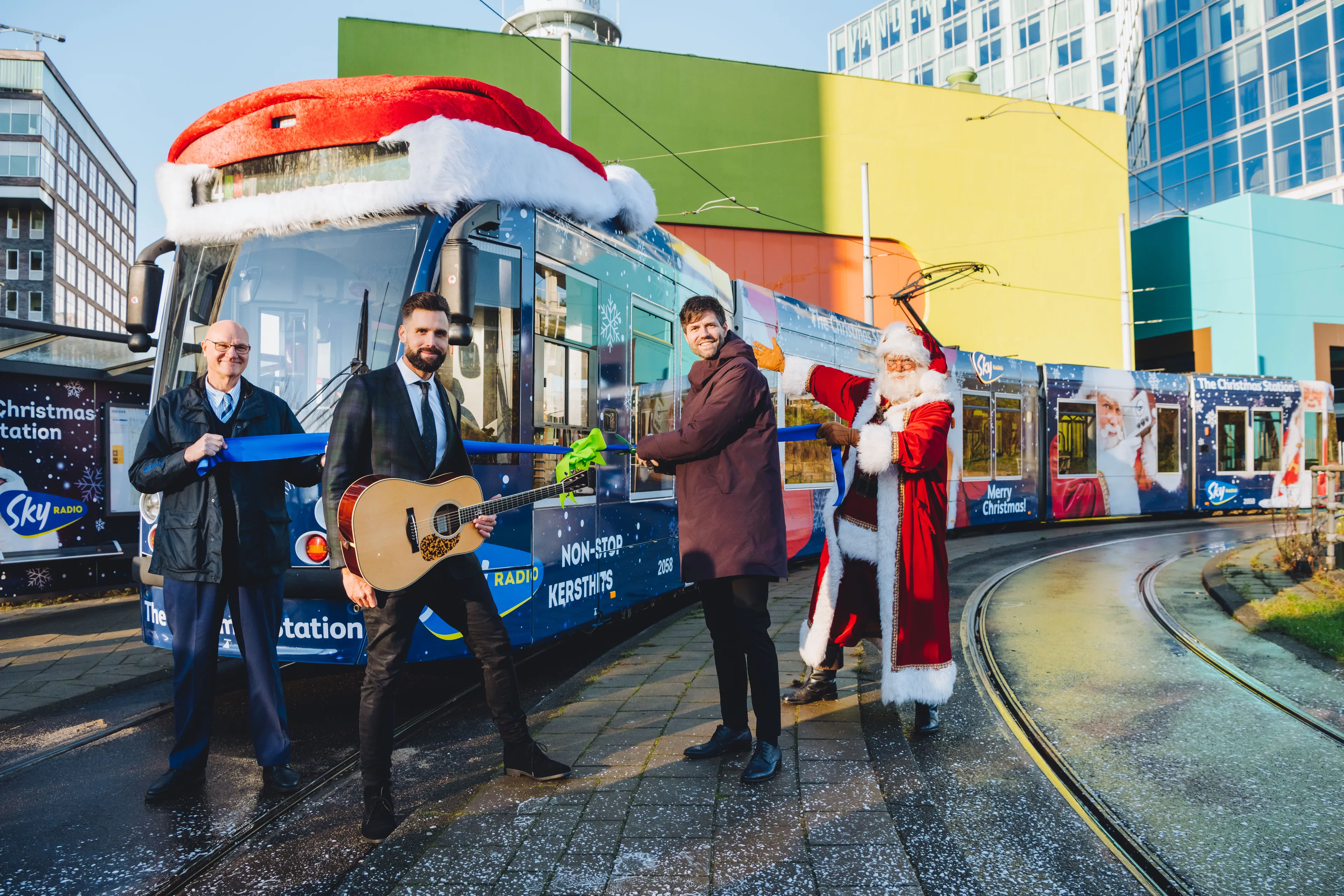 Nick & Simon openen Sky Radio kersttram