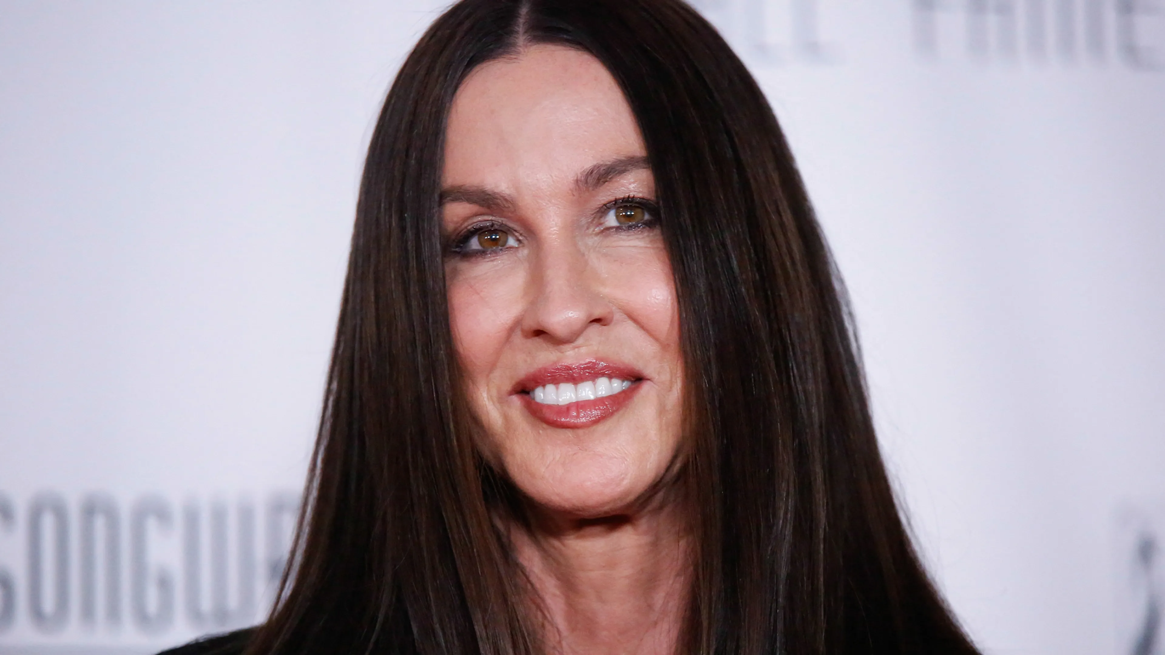 Alanis Morissette brengt voor het eerst een kerstalbum uit