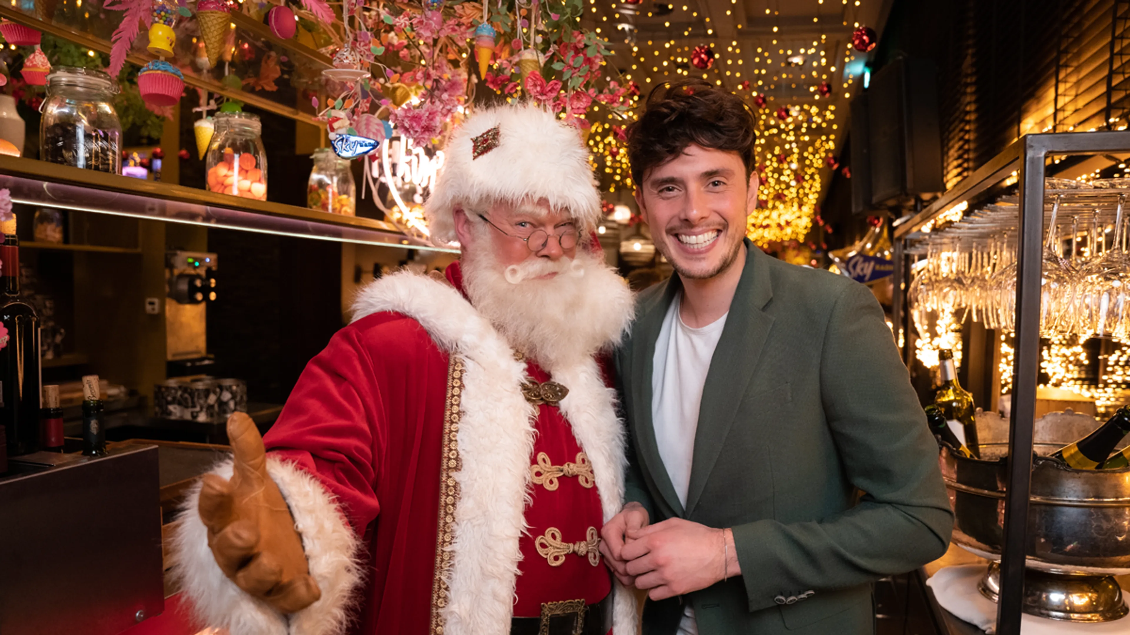Christmas Charity Diner: Bekende ambassadeurs strijden om €50.000,- zendtijd voor goede doelen