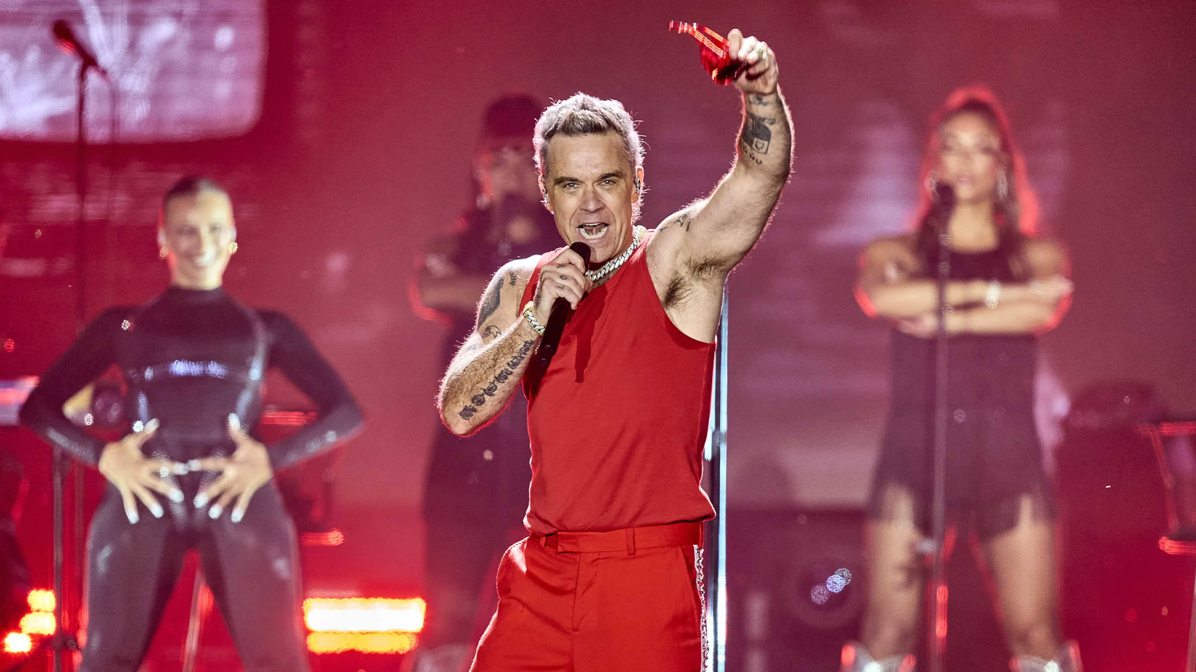 Robbie Williams komt in 2027 naar Nederland voor groot openluchtconcert!
