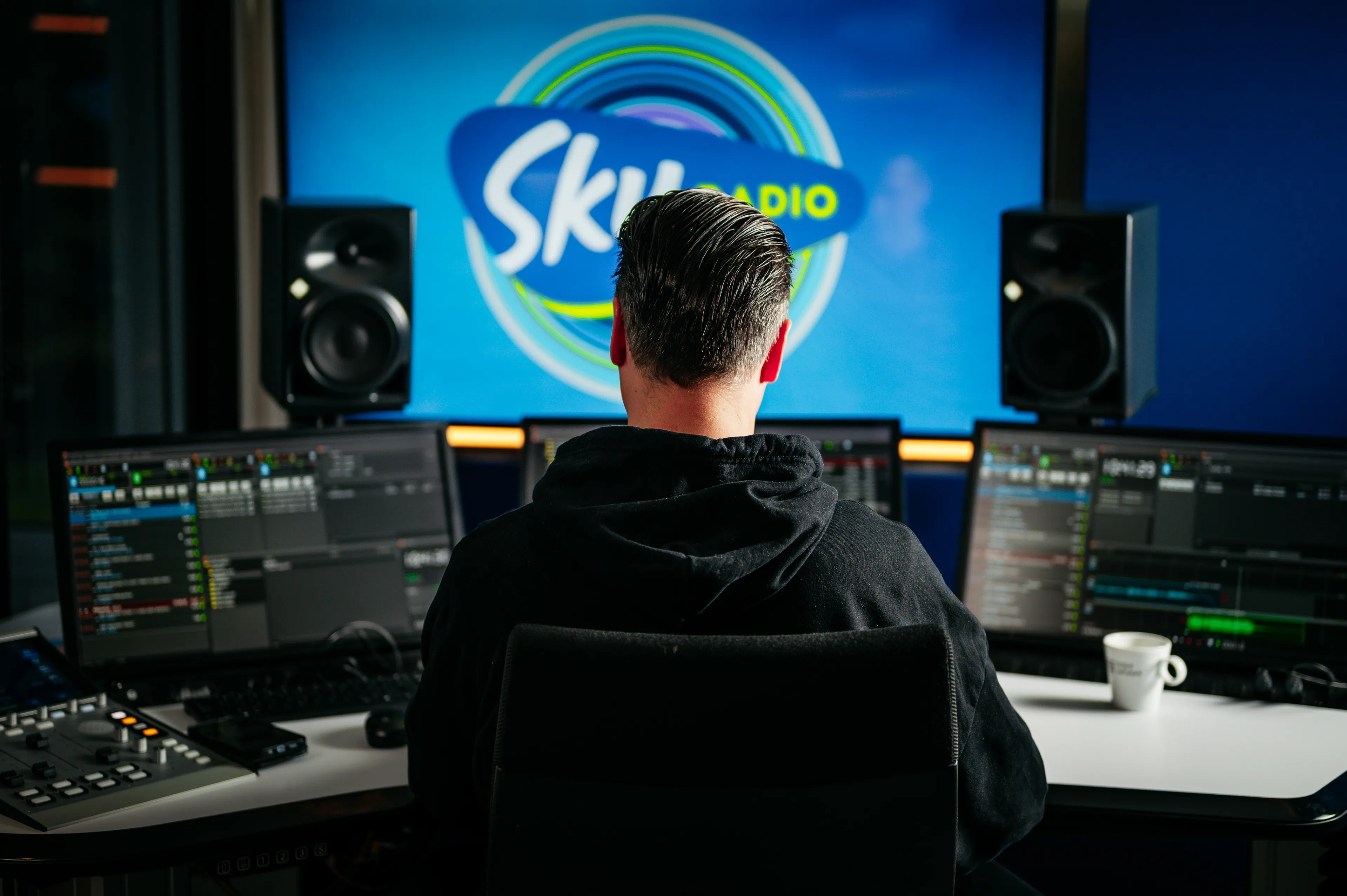 Waarom heeft Sky Radio een studio?