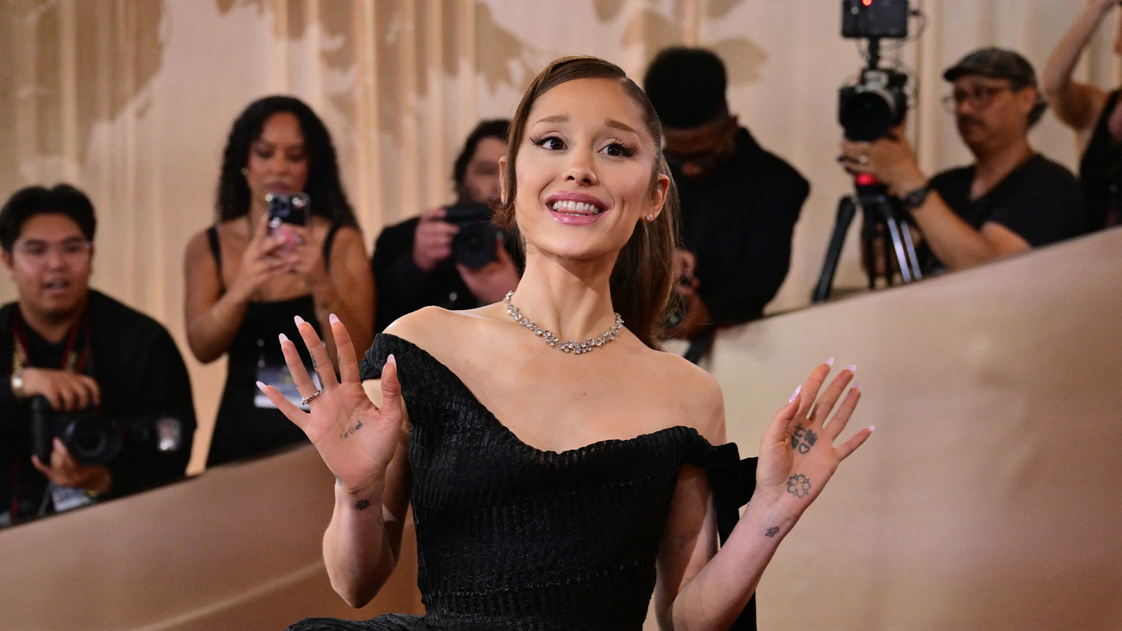 Ariana Grande bedankt fans in laatste show voor 'buitengewone ervaring'