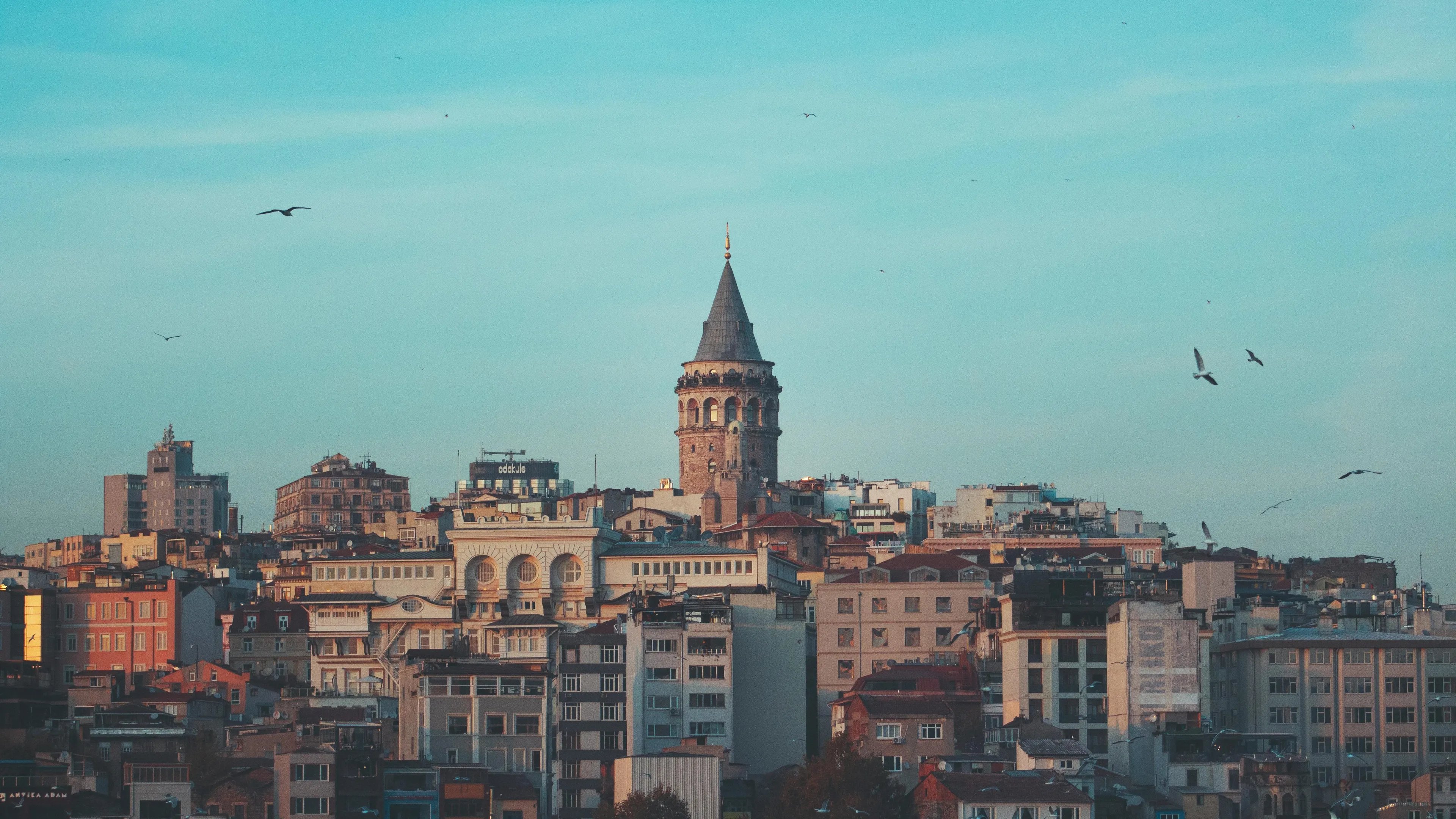 Twee Nederlandse zussen plotseling in ziekenhuis Istanbul