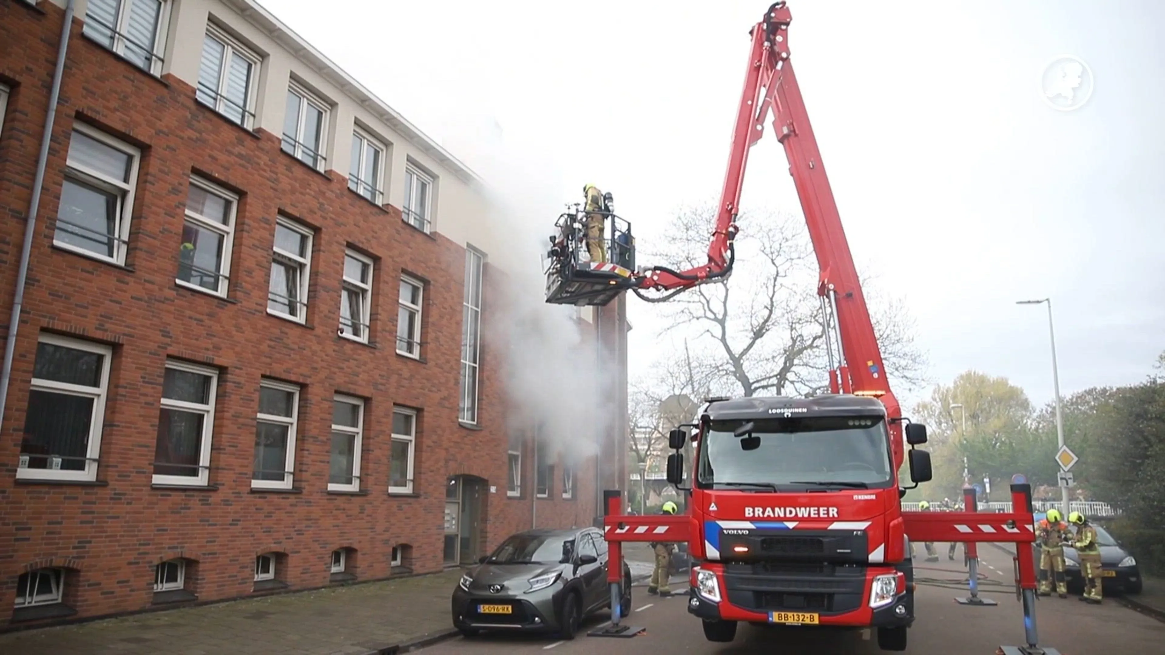 Felle woningbrand in Den Haag: meerdere mensen en dieren gered
