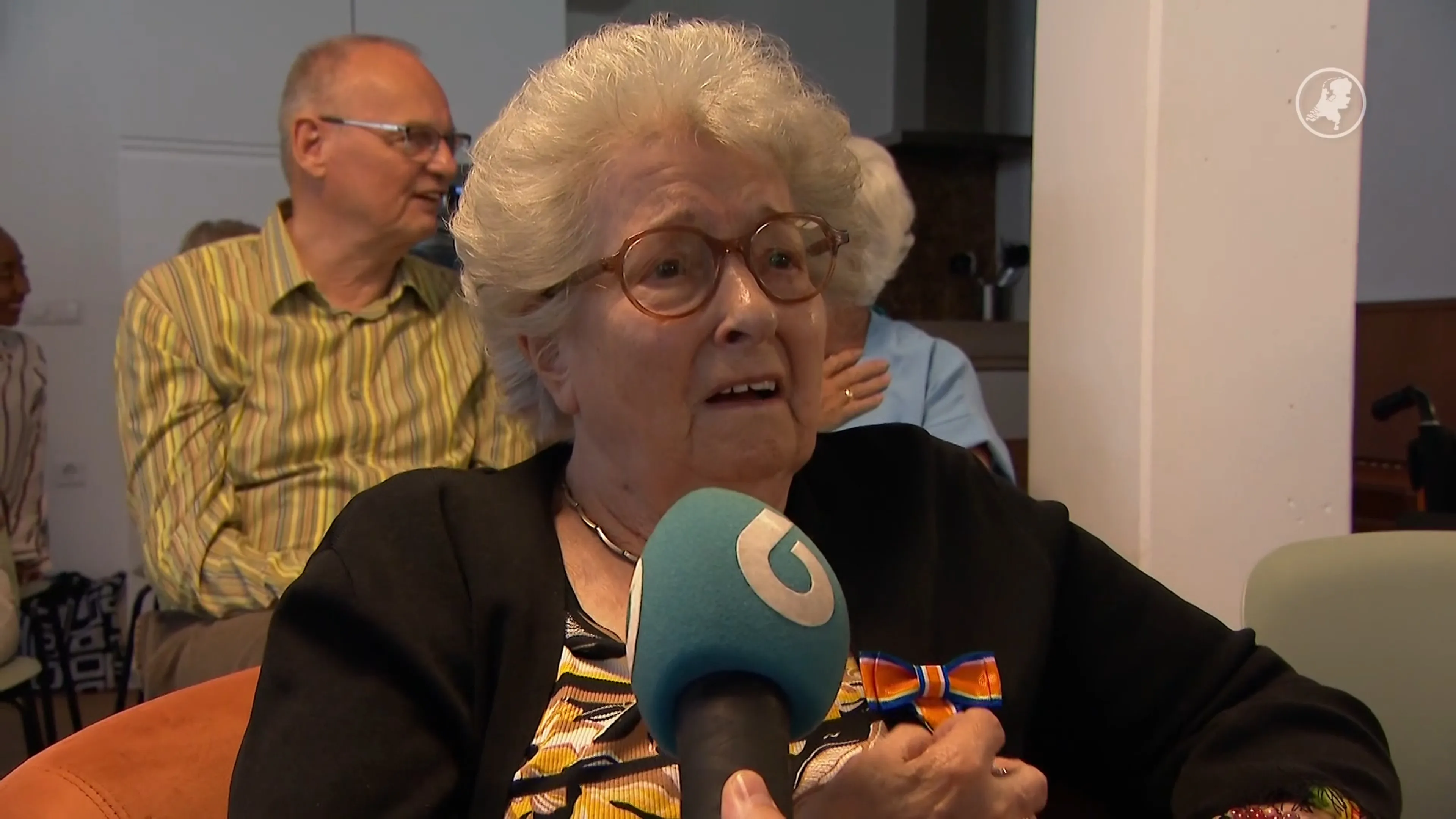Wil (98) verrast met lintje: 'Ze is een voorbeeld voor ons allemaal'