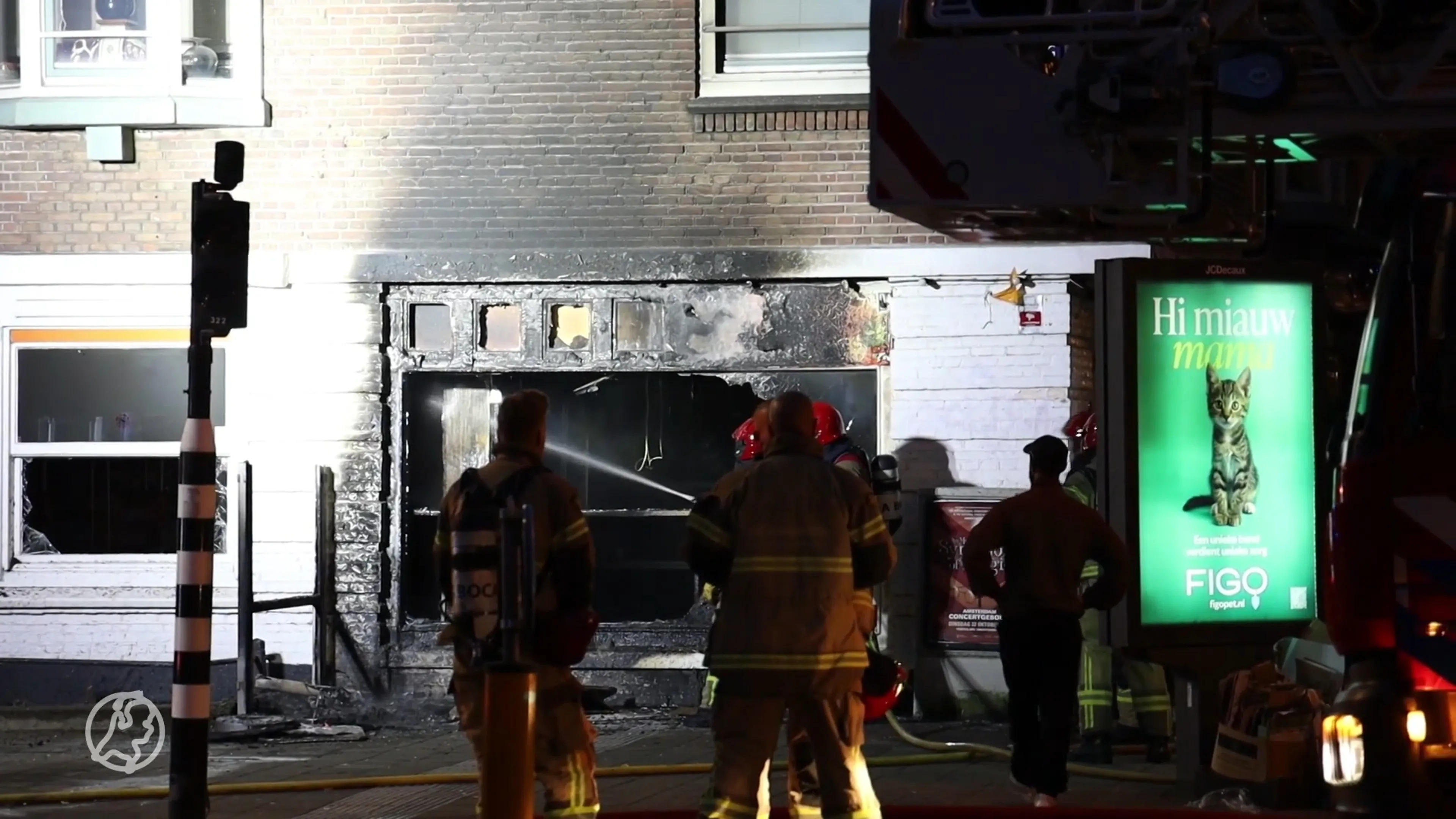 Snackbar afgebrand in Amsterdam, politie vermoedt brandstichting