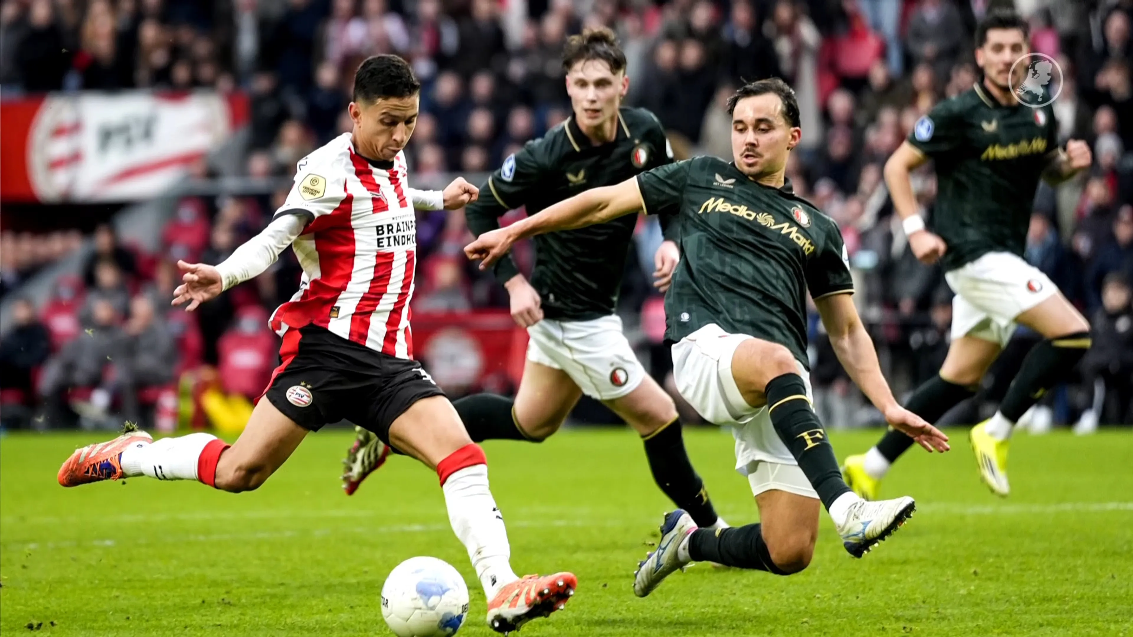 Politie zet sms-bom in na bedreigingen Feyenoord