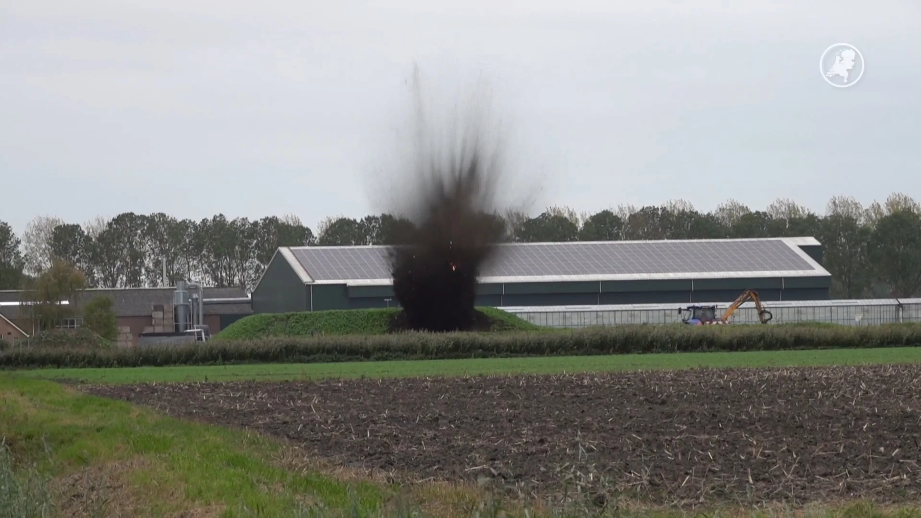 EOD brengt zelfgemaakte vuurwerkboom tot ontploffing