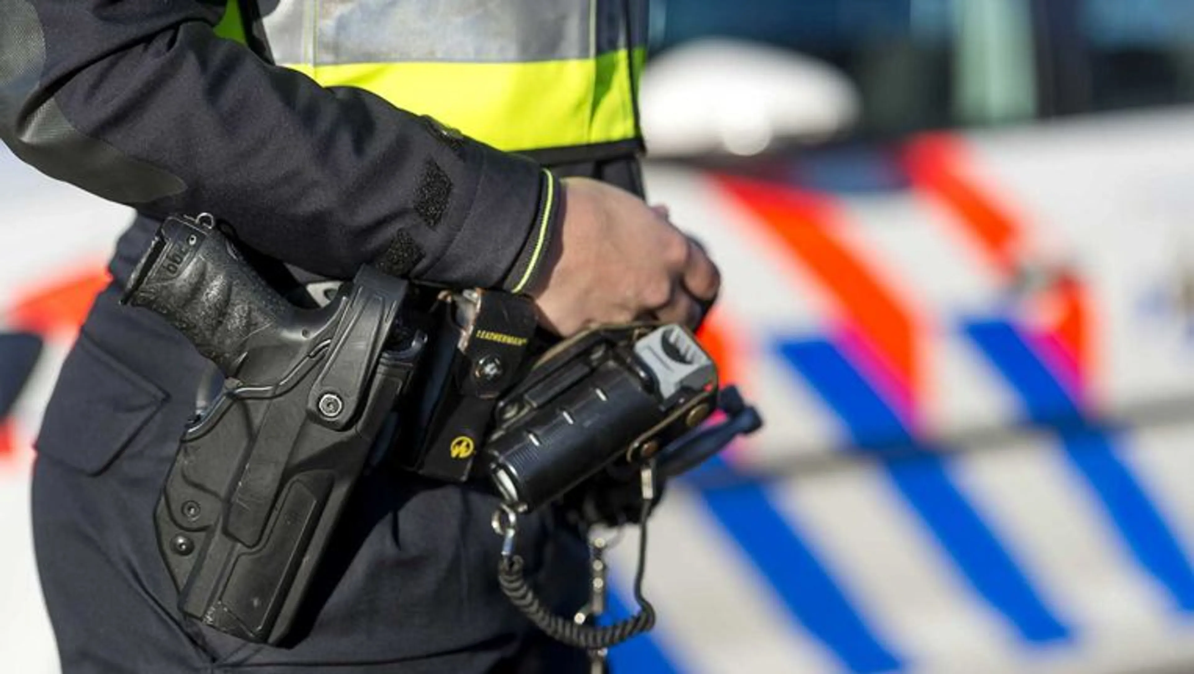 Rotterdamse agent schiet agressieve hond in zijn poot