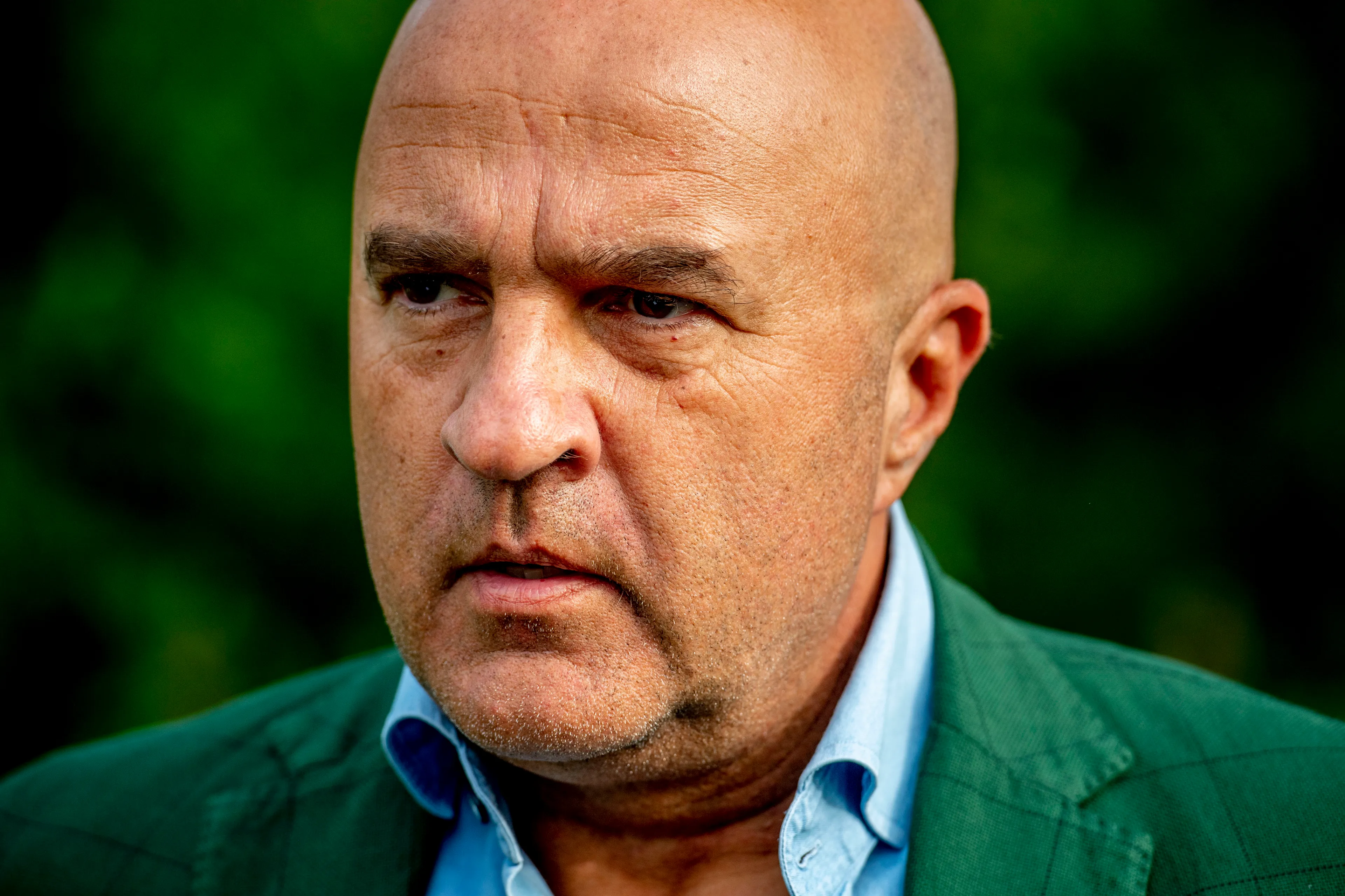 Van den Heuvel walgt van appjes moordenaars Peter R. de Vries: 'Lastig om te lezen'