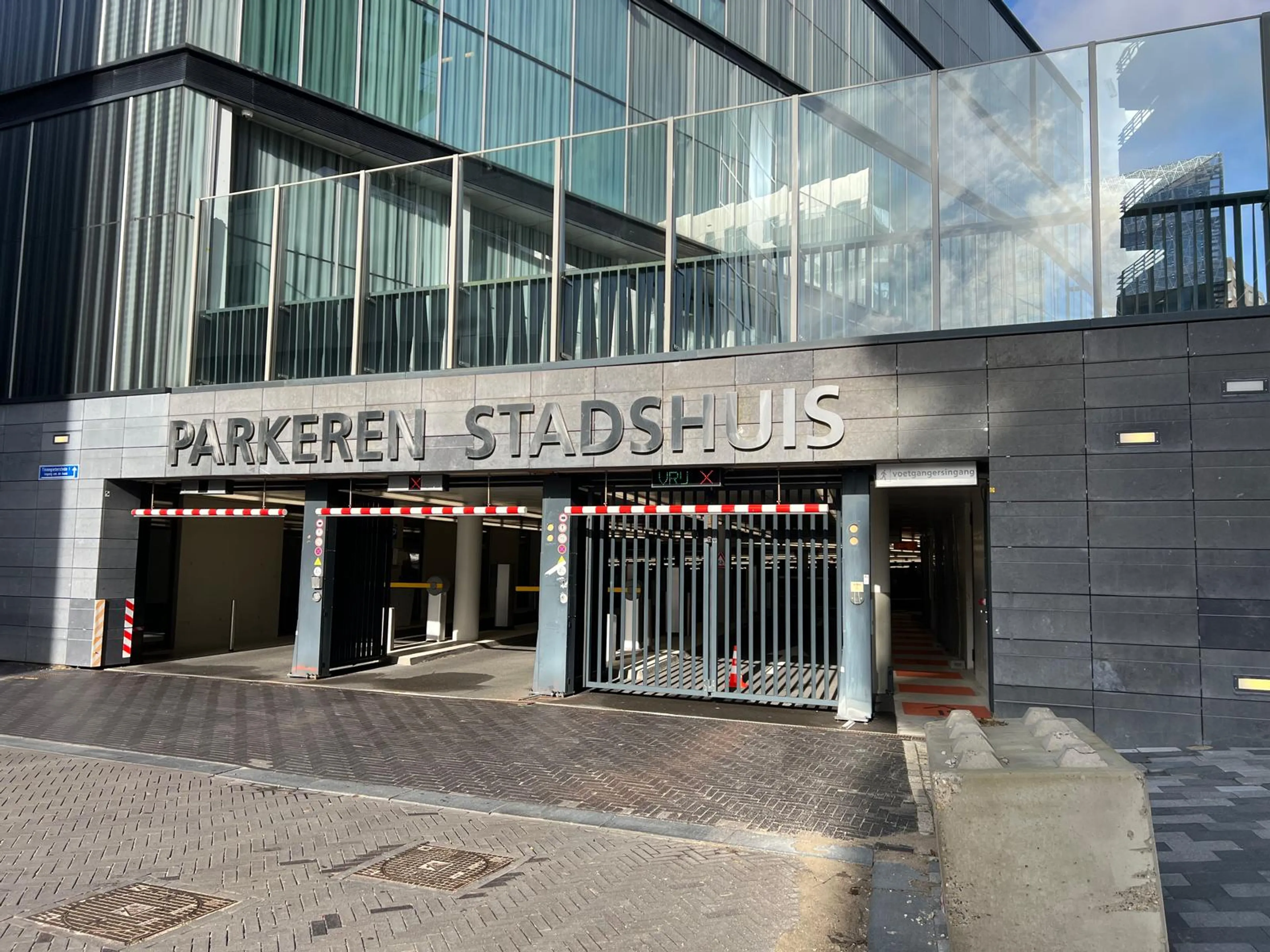 Schade plafond Nieuwegein ongevaarlijk, winkels en garage weer open