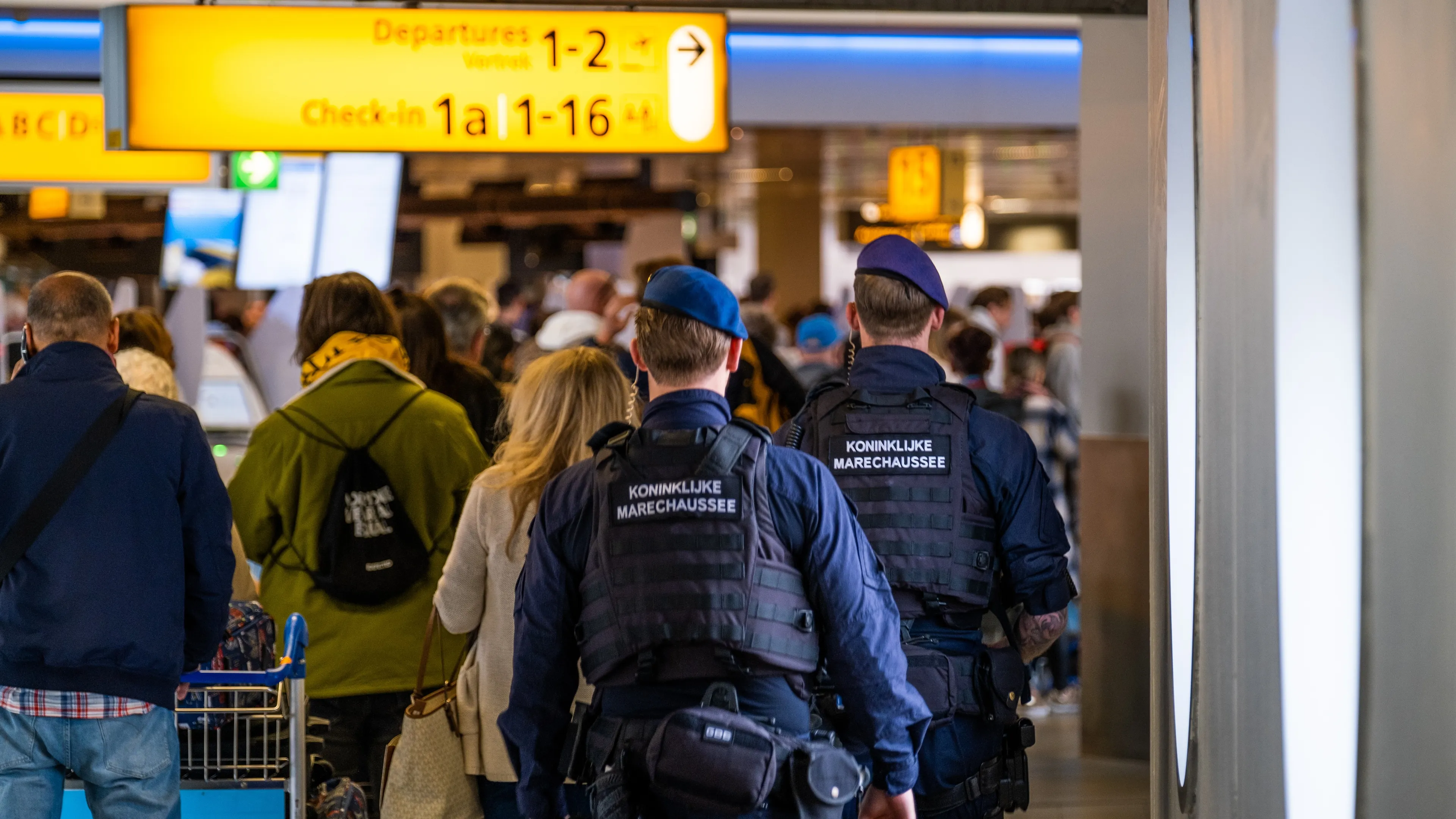 Marechaussee mag niet meer discrimineren op huidskleur bij grenscontroles