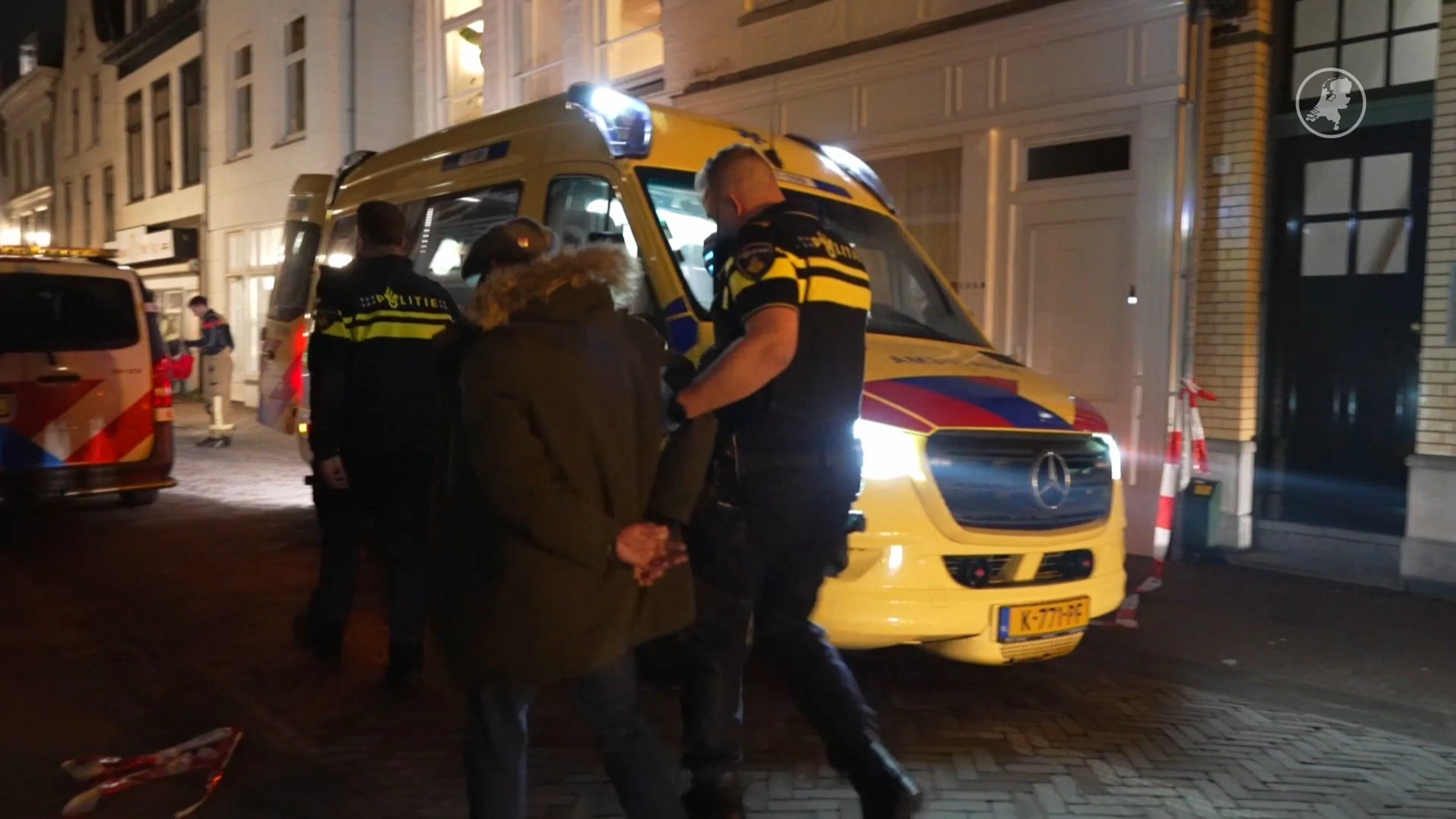 Man (51) op straat neergestoken, in ziekenhuis overleden