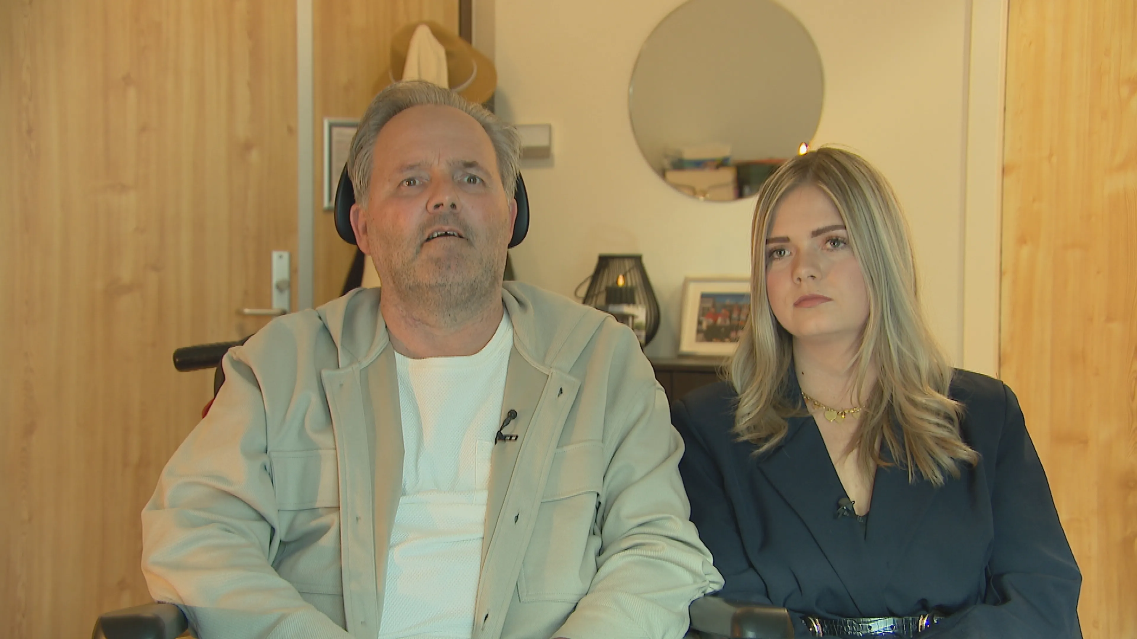 Anouk rouwt om de dood van haar vader... maar hij leeft nog